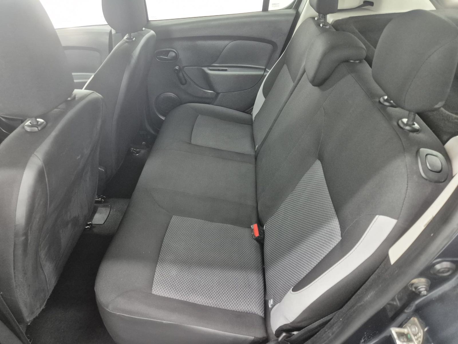 Dacia Sandero 1,2 16V - EURO 6 - PLIN - KLIMA - MALO KM - REG. DO 2/27, fotografija 9