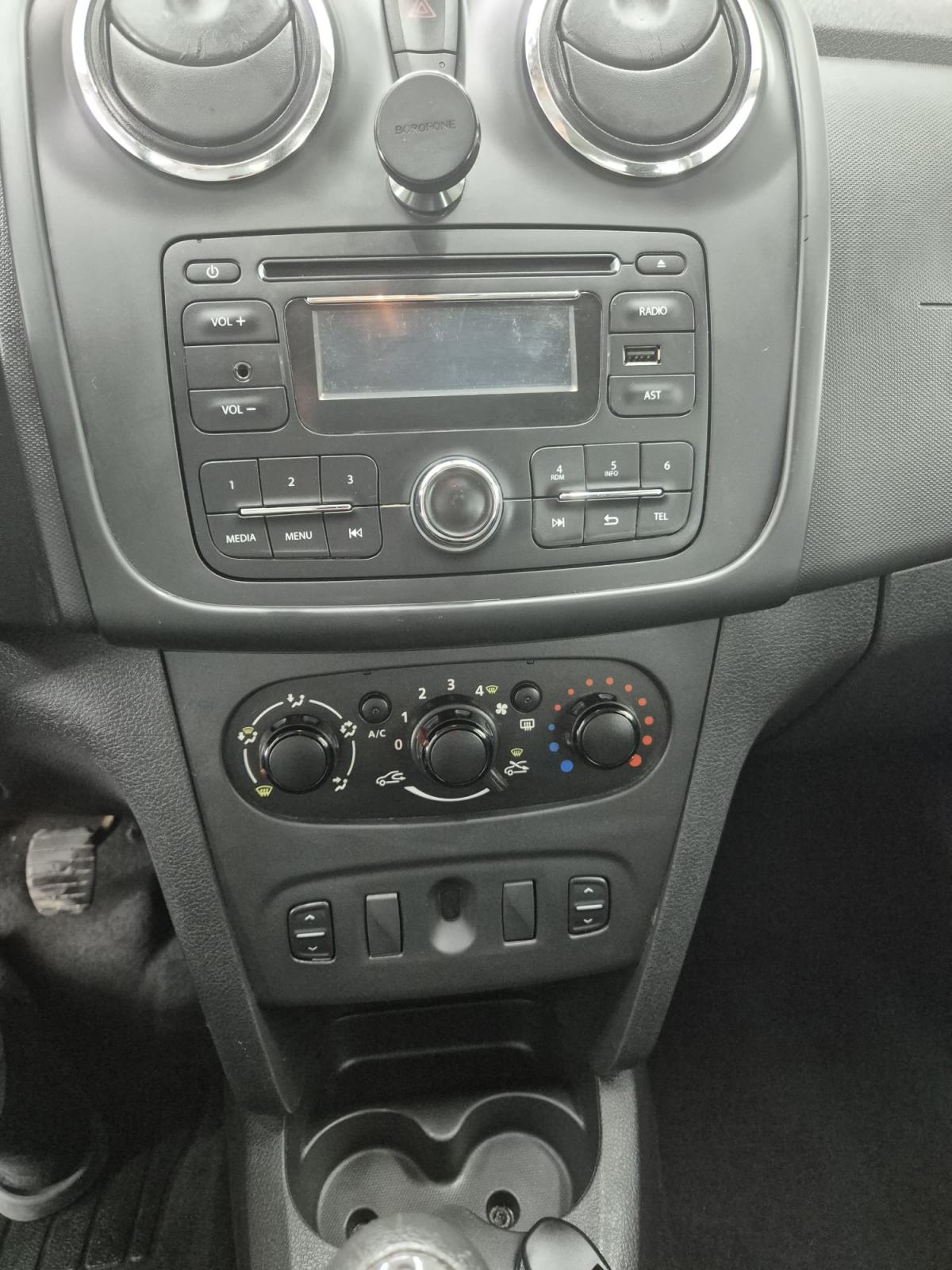 Dacia Sandero 1,2 16V - EURO 6 - PLIN - KLIMA - MALO KM - REG. DO 2/27, fotografija 11