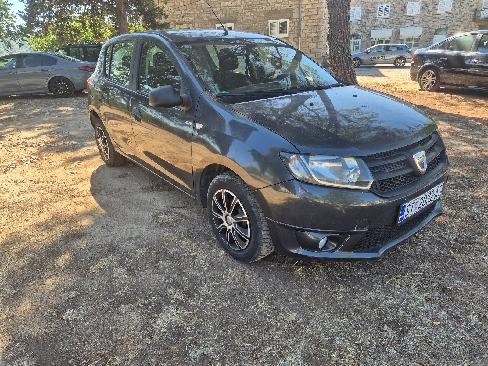 Dacia Sandero 1,2 16V - EURO 6 - PLIN - KLIMA - MALO KM - REG. DO 2/27, pogled izvana - slika 2