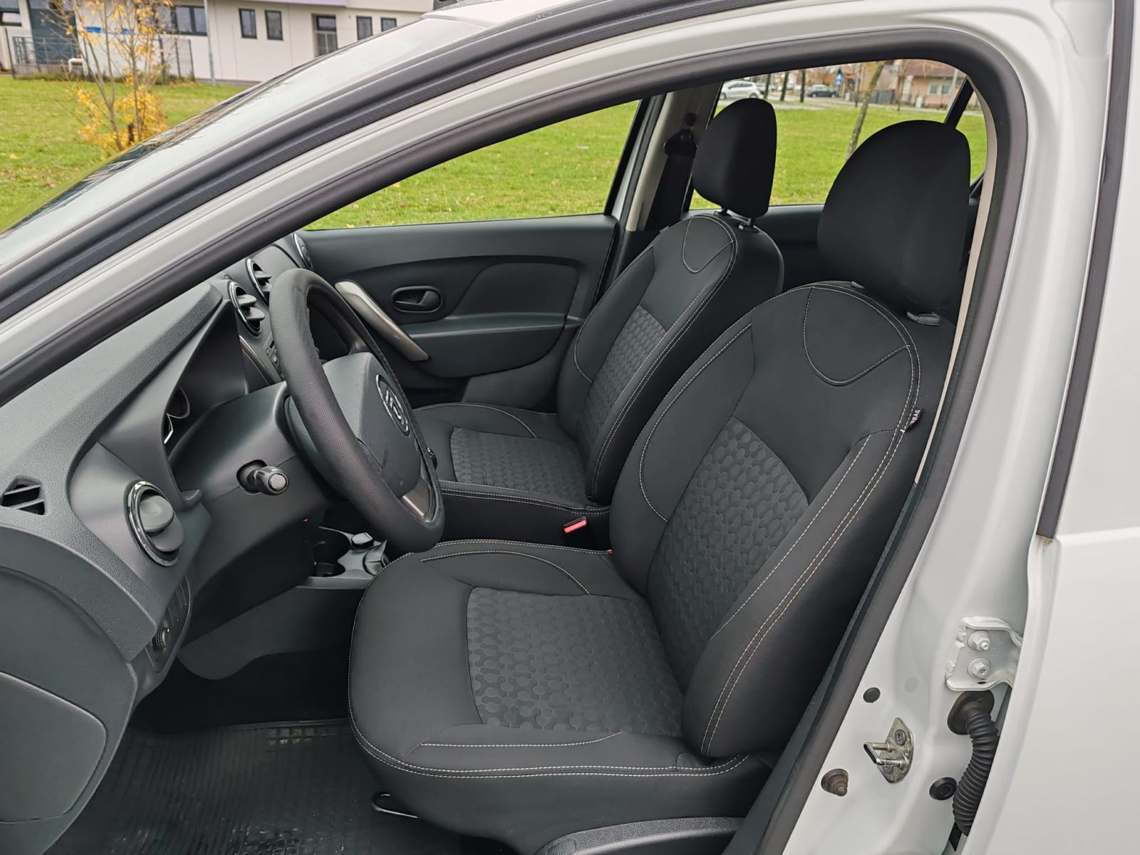 Dacia Sandero 1,2 , 2016 GODINA, 139000, KARTICE 24/36 RATA, fotografija 8