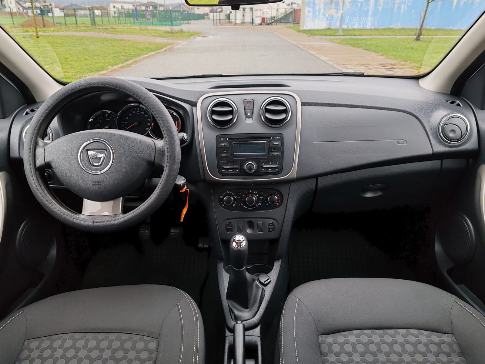 Dacia Sandero 1,2 , 2016 GODINA, 139000, KARTICE 24/36 RATA, fotografija 12