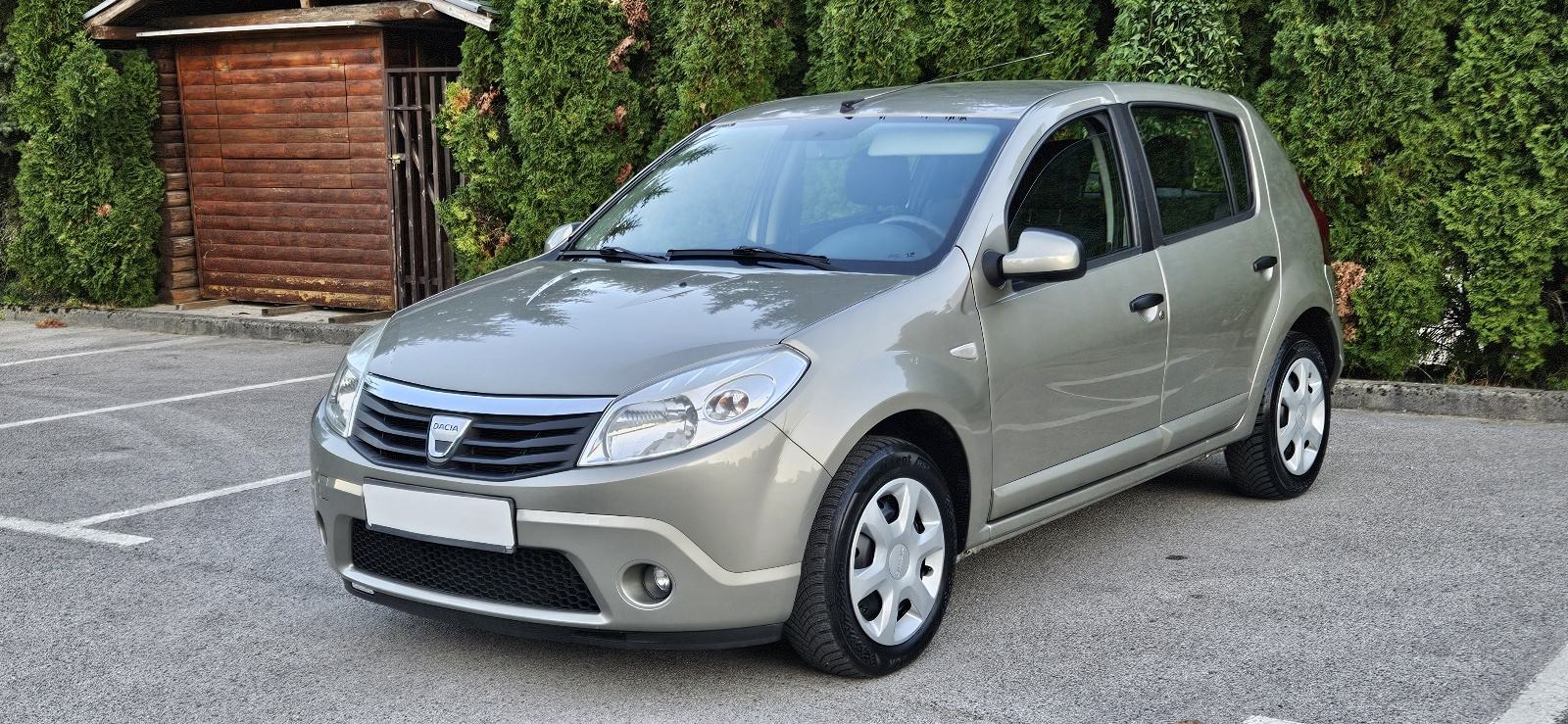 Dacia Sandero 1,4 HR VOZILO KAO NOVO, fotografija 1