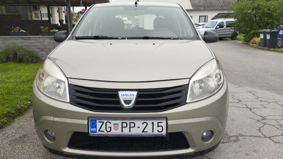 Dacia Sandero 1,4, fotografija 2