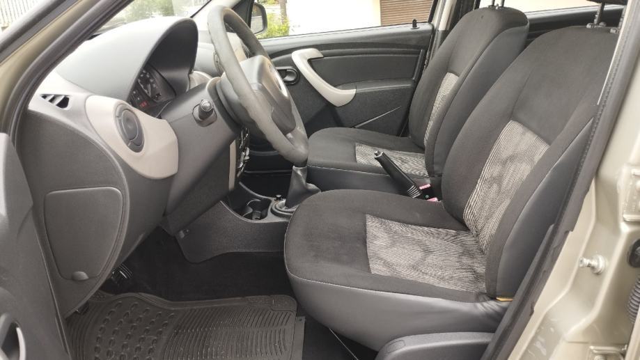 Dacia Sandero 1,4, fotografija 11
