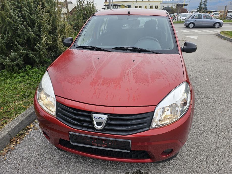 Dacia Sandero 1,4, fotografija 2