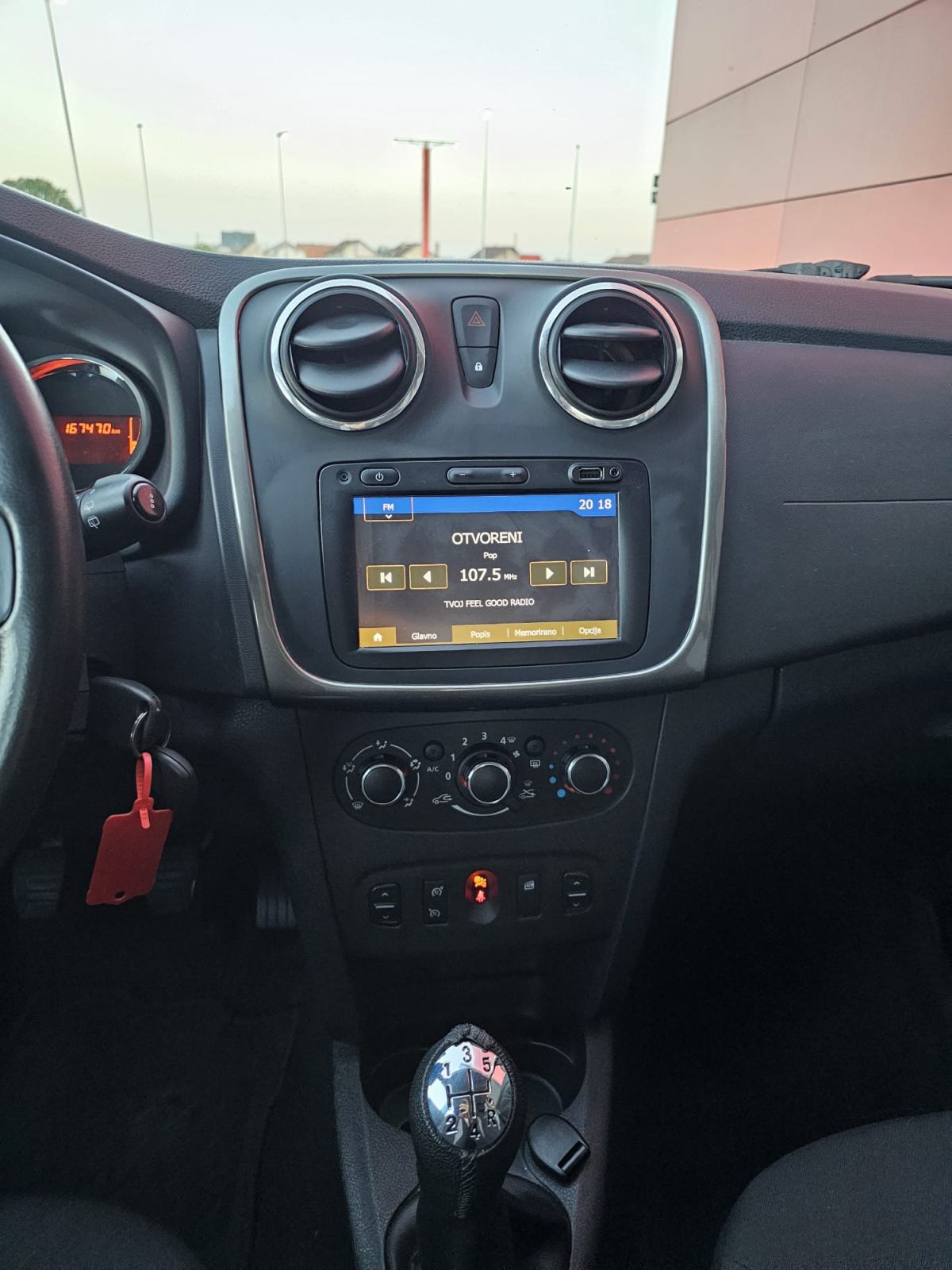 Dacia Sandero 1,5 dCi 90 S&S ,2016 g. 167000 km, fotografija 12