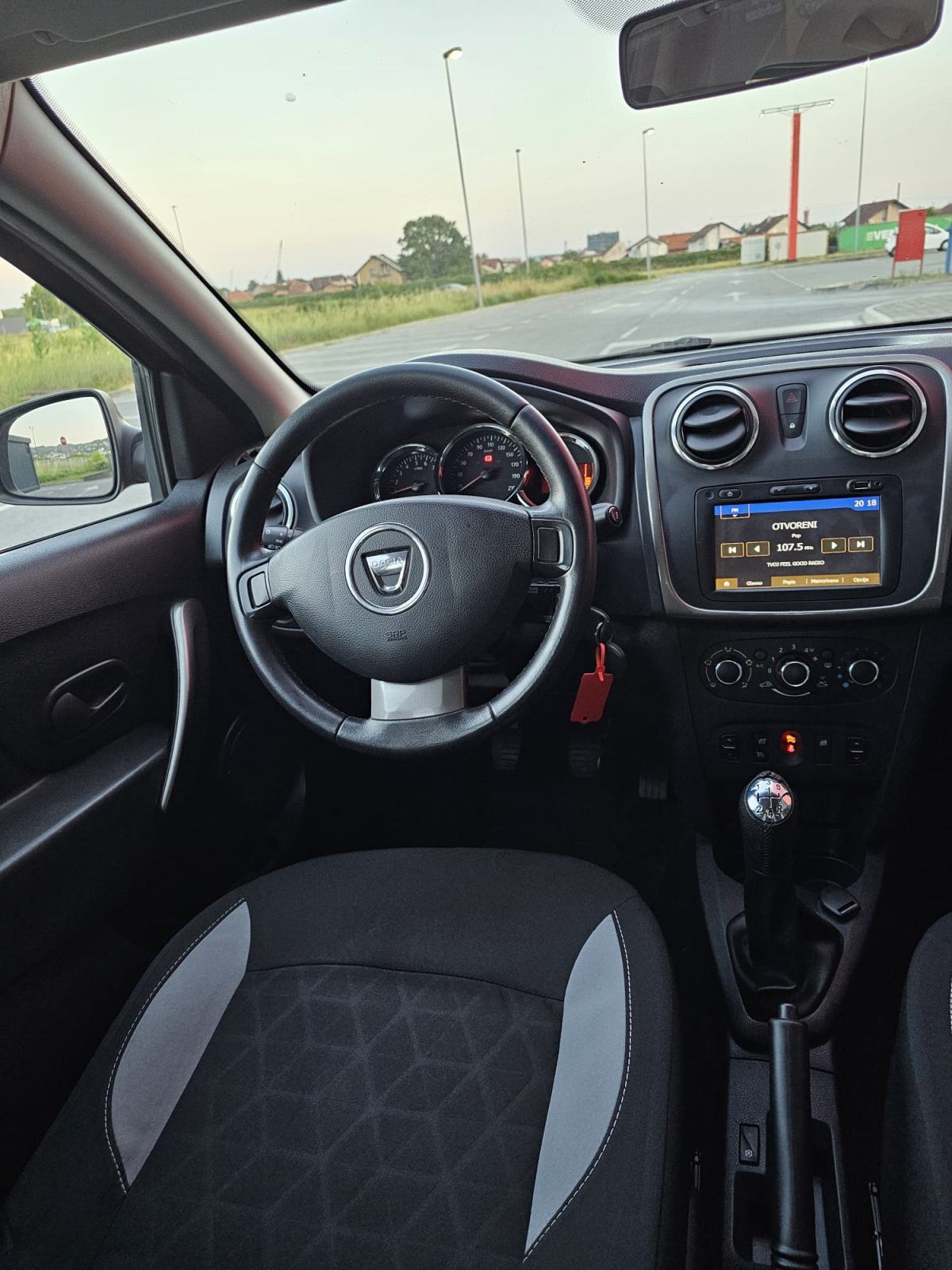 Dacia Sandero 1,5 dCi 90 S&S ,2016 g. 167000 km, fotografija 11
