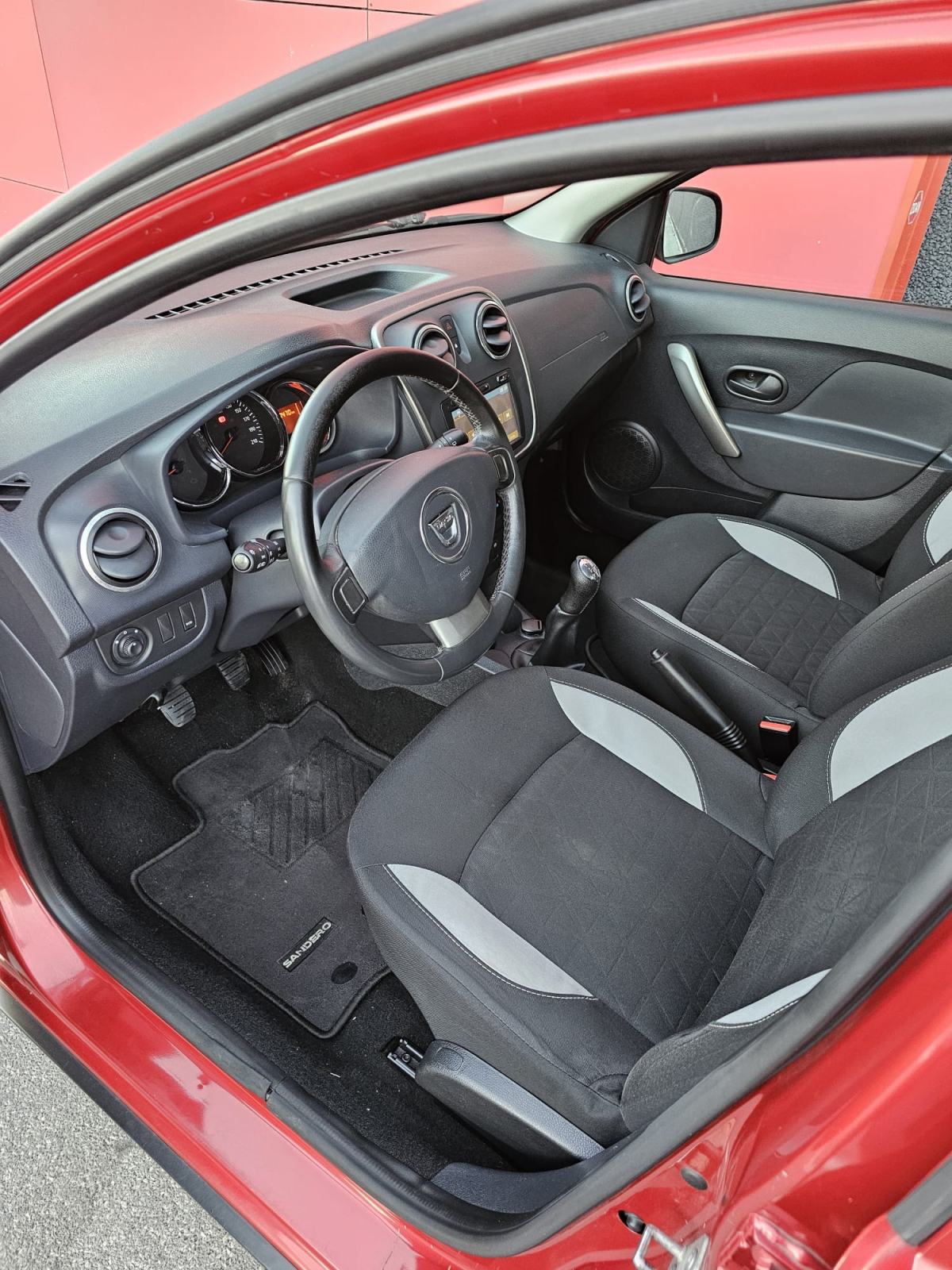 Dacia Sandero 1,5 dCi 90 S&S ,2016 g. 167000 km, fotografija 9