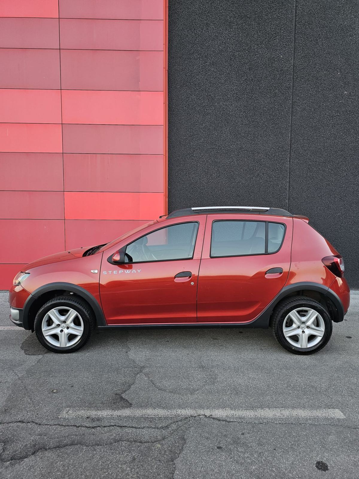 Dacia Sandero 1,5 dCi 90 S&S ,2016 g. 167000 km, fotografija 4