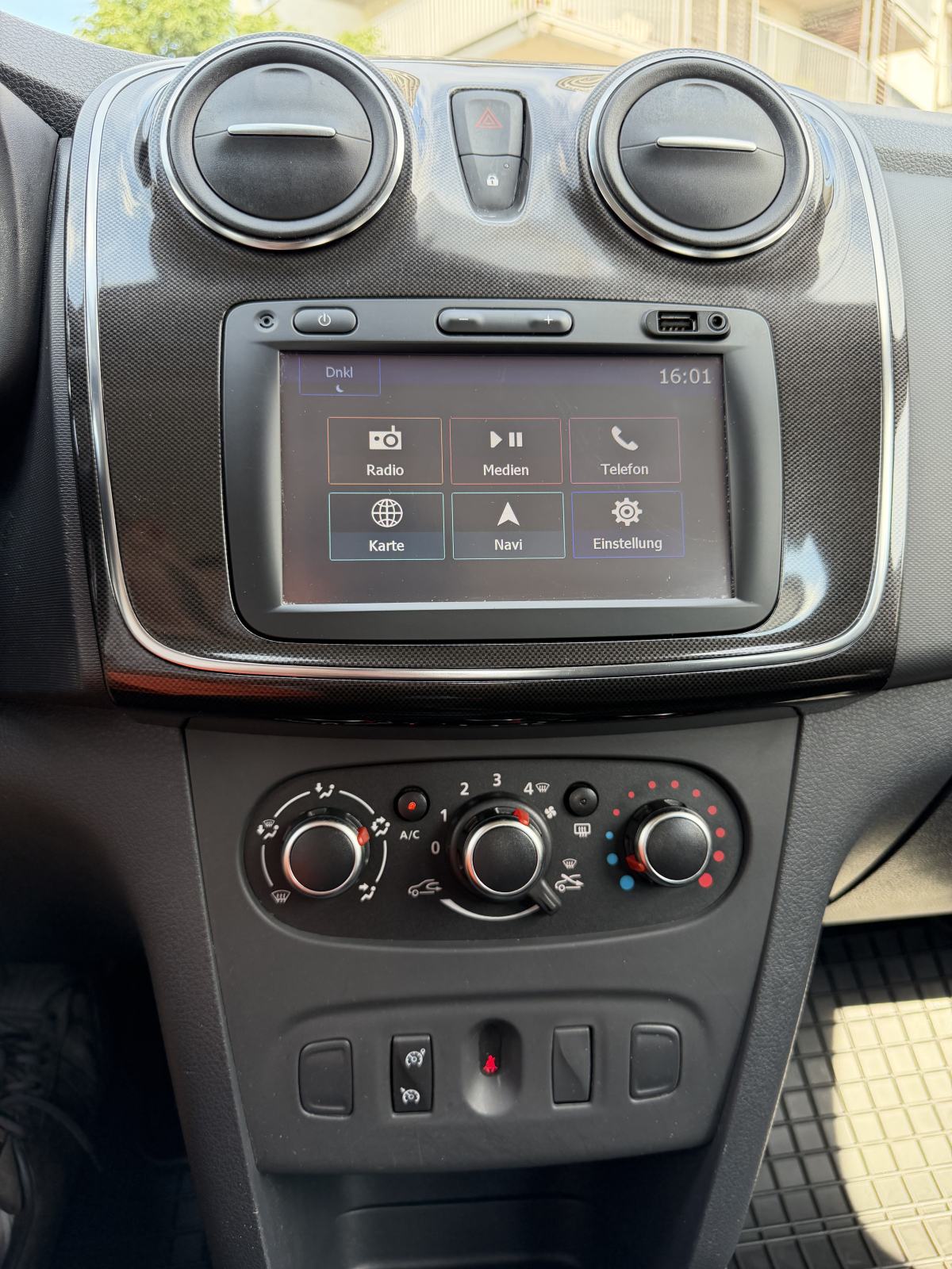 Dacia Sandero 1,5 dCi 90 *66KW*NAVI*SVI SERVISI DACIA*V.+M. SERVIS*, fotografija 13