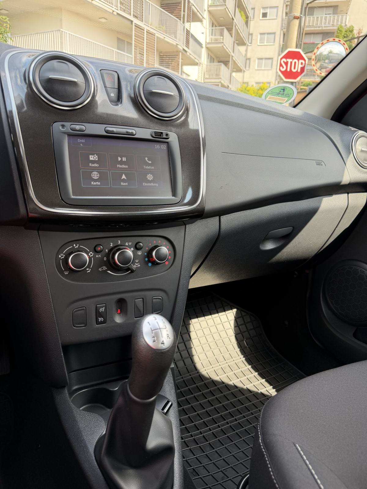 Dacia Sandero 1,5 dCi 90 *66KW*NAVI*SVI SERVISI DACIA*V.+M. SERVIS*, fotografija 12