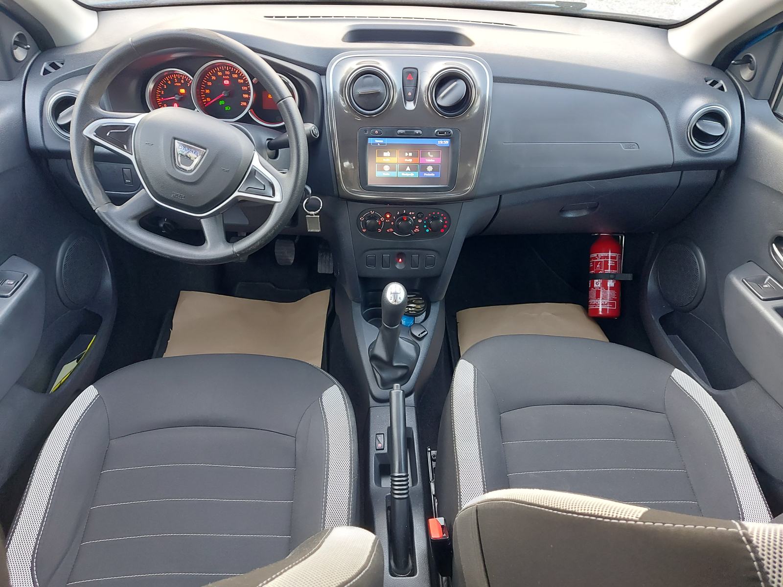 Dacia Sandero 1,5 dCi 90. Izvrsno stanje!!!, fotografija 13