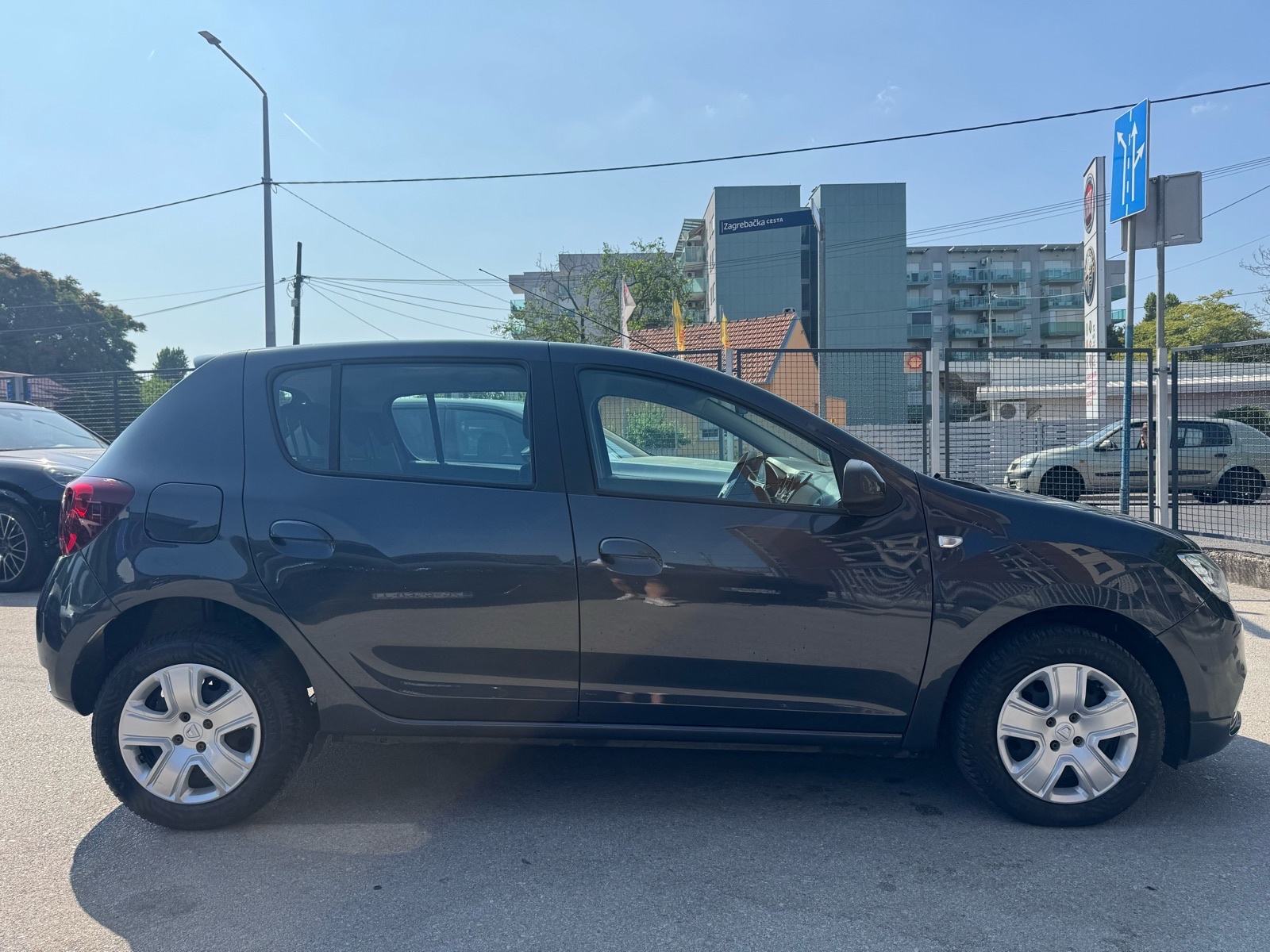 Dacia Sandero 1,5 dCi 90 **ODLICNO STANJE**, fotografija 3