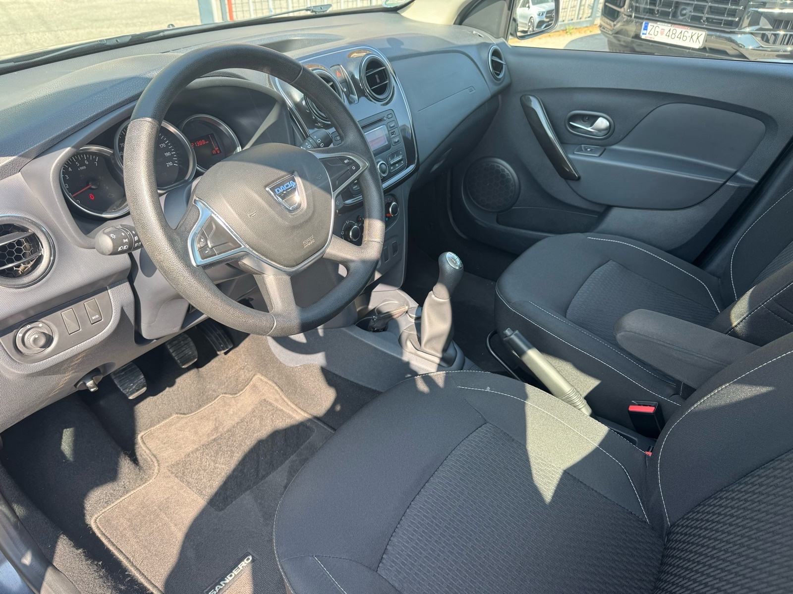 Dacia Sandero 1,5 dCi 90 **ODLICNO STANJE**, fotografija 6