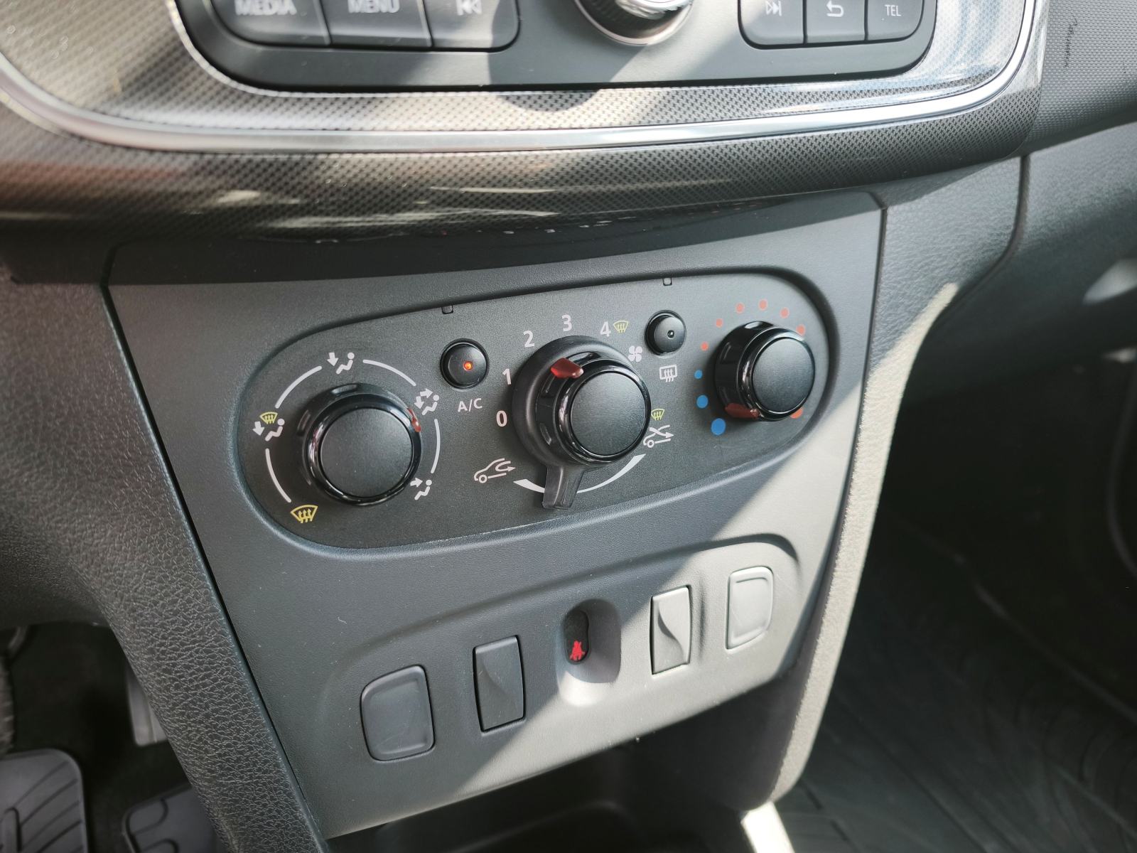 Dacia Sandero 1,5 dci 95ks**GARANCIJA**NIJE UVOZ**KLIMA**, fotografija 19