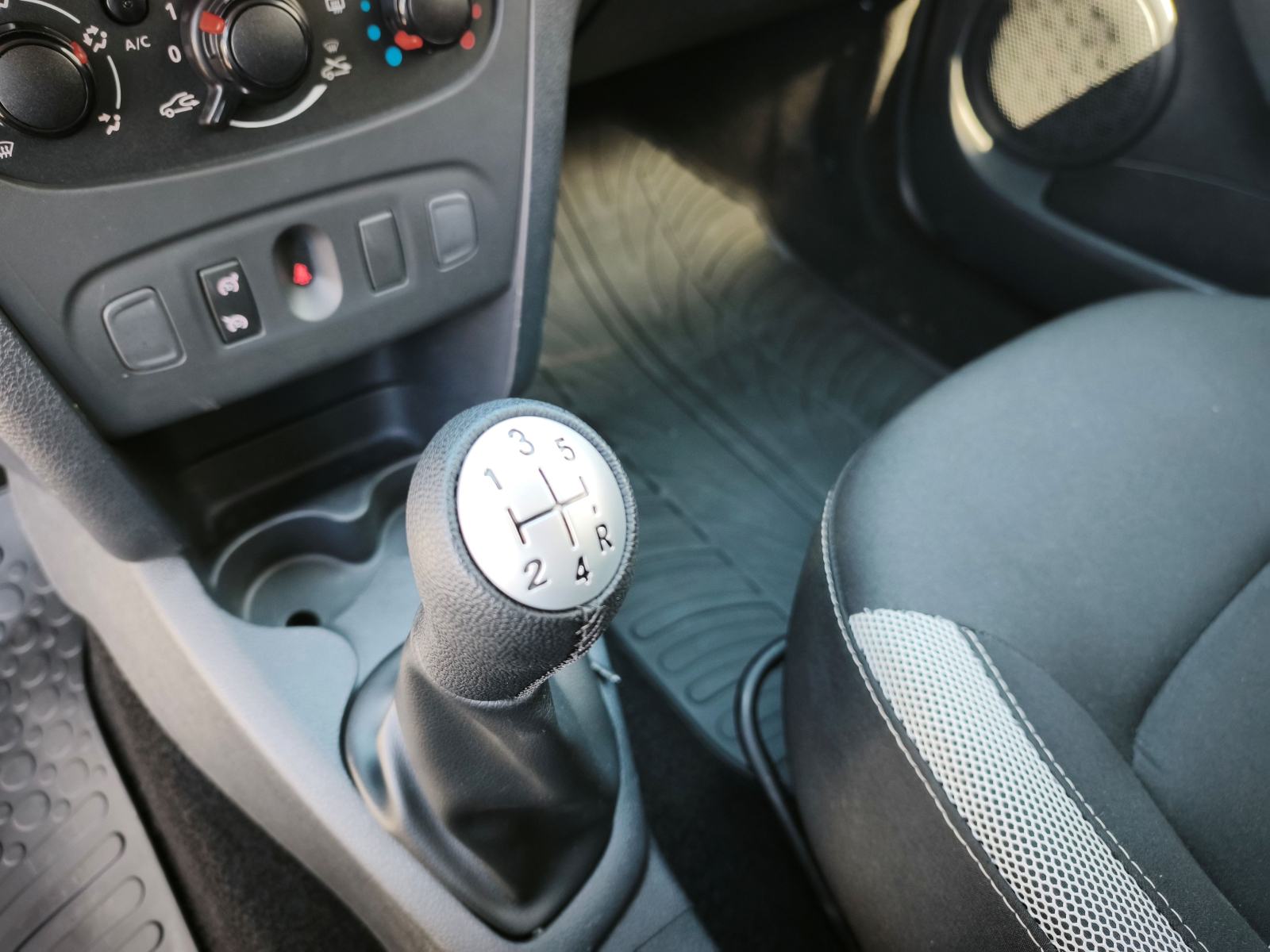 Dacia Sandero 1,5 dci 95ks**GARANCIJA**NIJE UVOZ**, fotografija 17