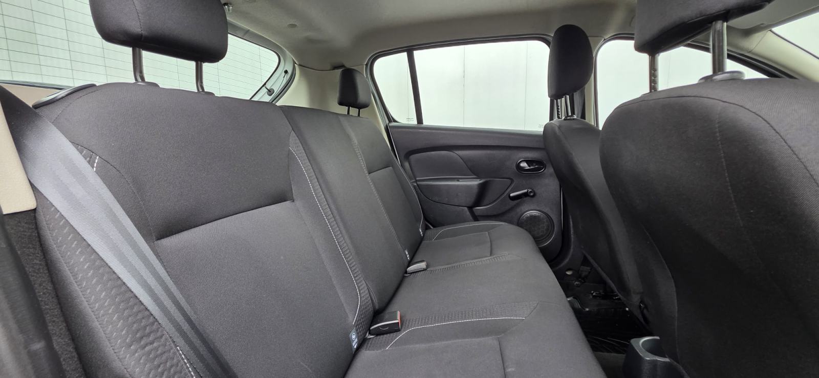 Dacia Sandero 1.5 DCI, HR AUTO, KLIMA, SERVISNA, U PDV-u, REG. DO 4/27, fotografija 20