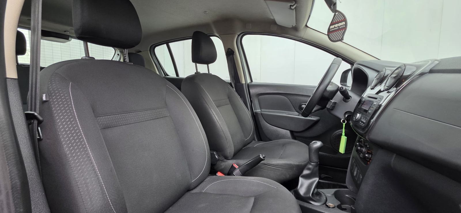 Dacia Sandero 1.5 DCI, HR AUTO, KLIMA, SERVISNA, U PDV-u, REG. DO 4/27, fotografija 19