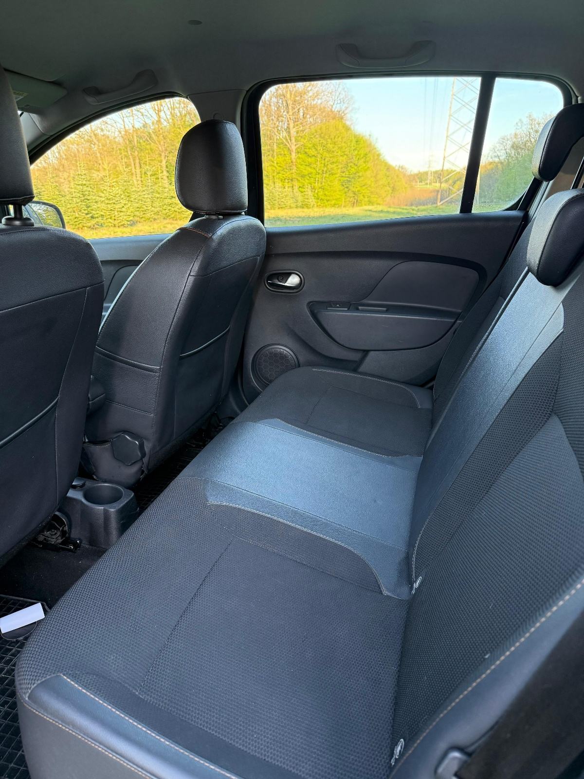 Dacia Sandero 1,5 dCi, fotografija 7