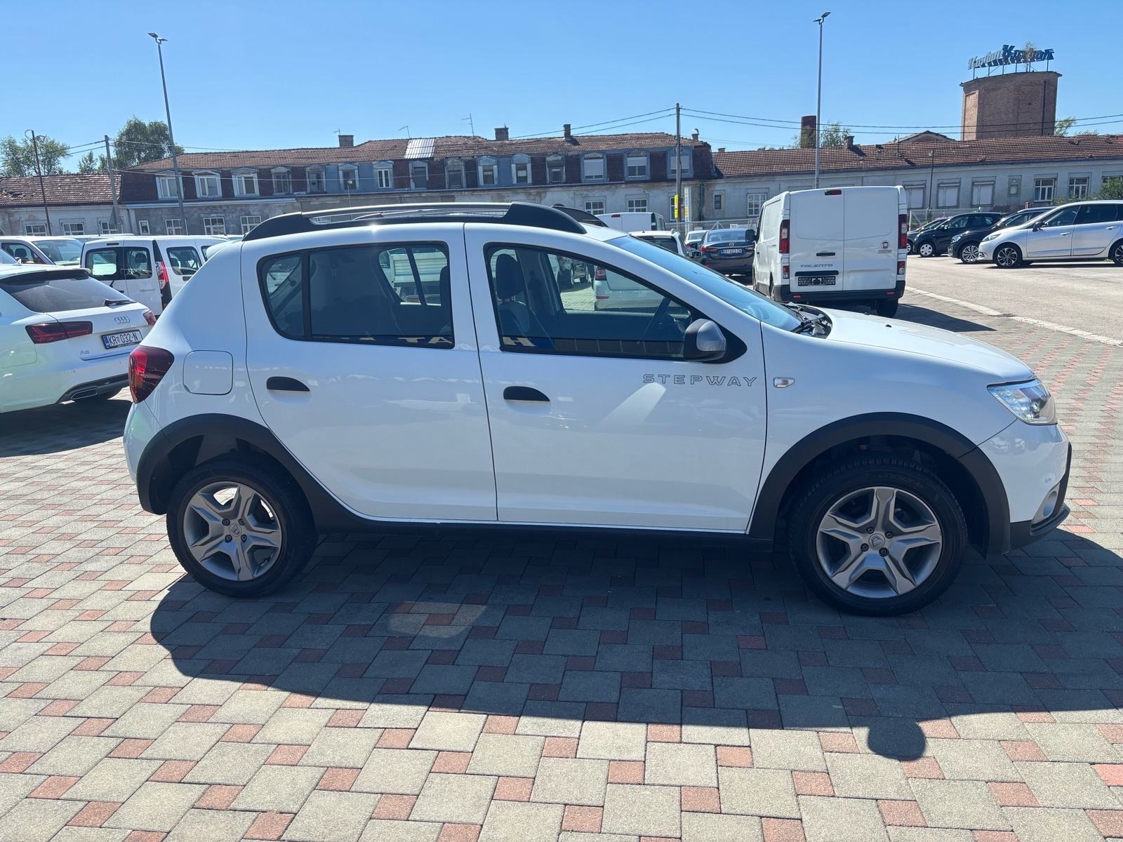 Dacia Sandero Stepway 1,5 dCi; 90 KS; Navigacija; Tempomat.., fotografija 4