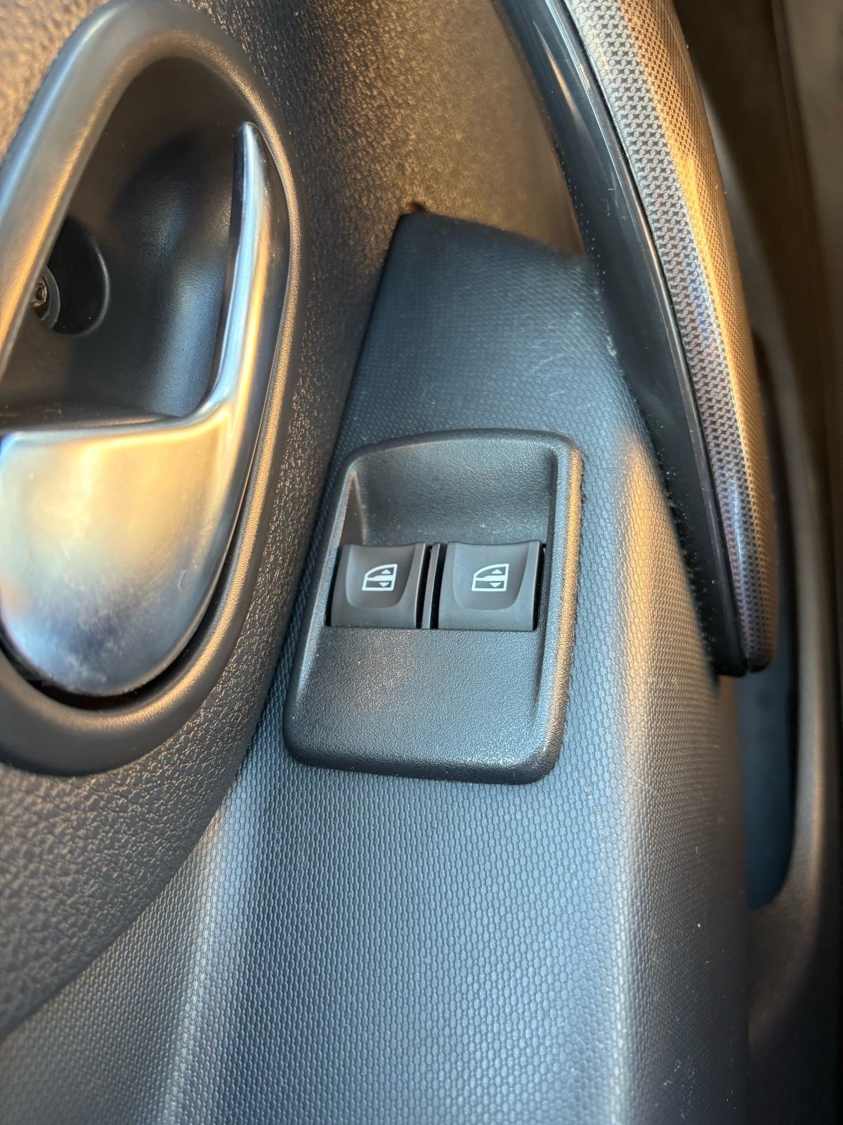 Dacia Sandero Stepway 1,5 dCi; 90 KS; Navigacija; Tempomat.., fotografija 17
