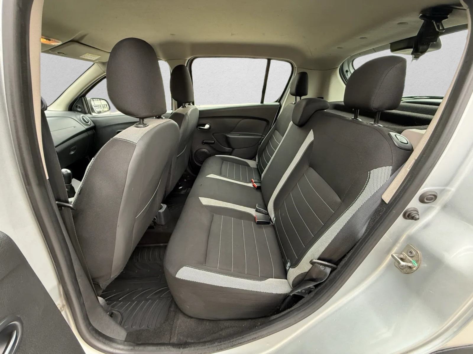 Dacia Sandero Stepway 1.5 dCi | JAMSTVO 12/24 | KLIMA, fotografija 11