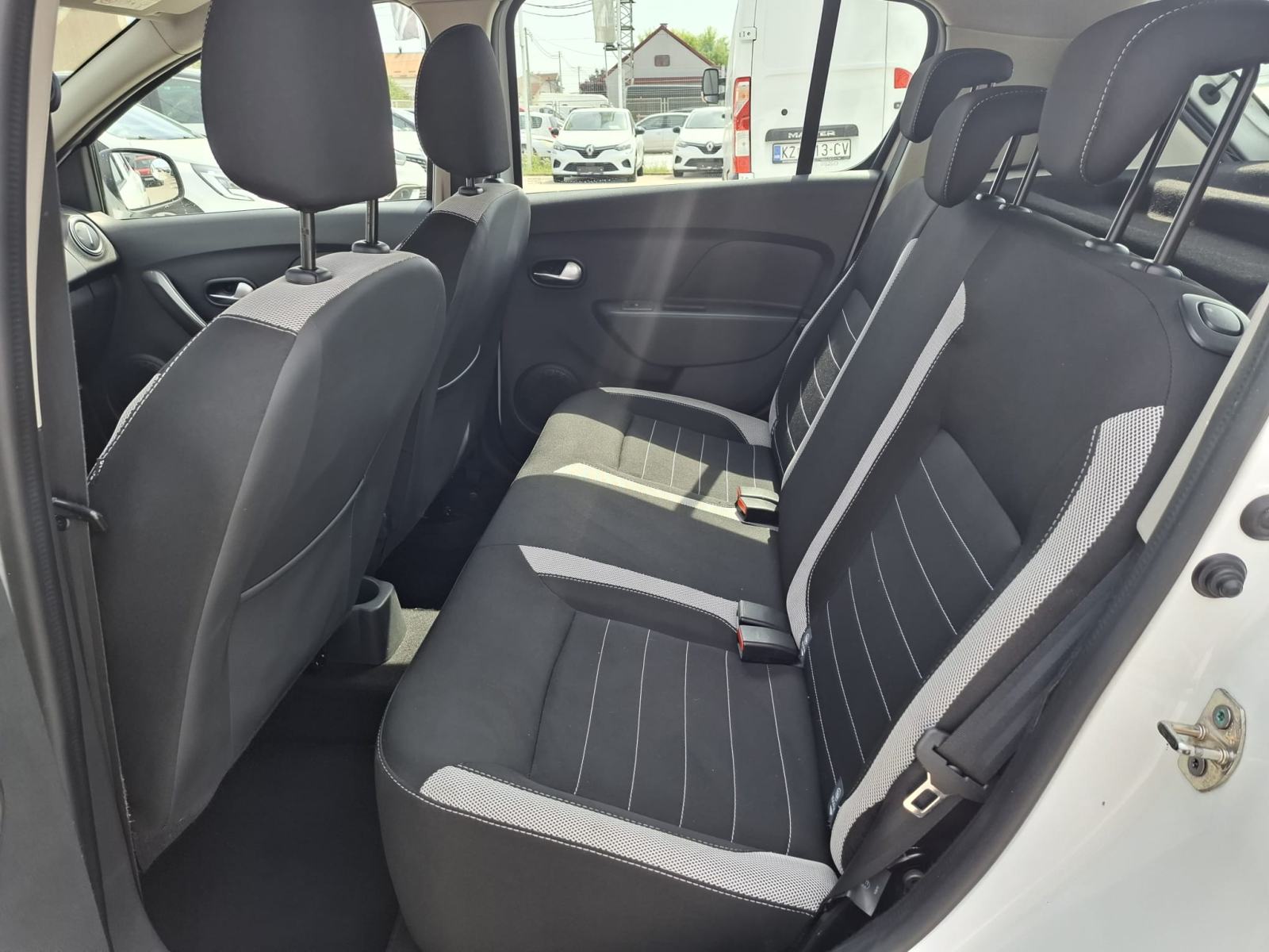Dacia Sandero Stepway 1,5 dCi, fotografija 11
