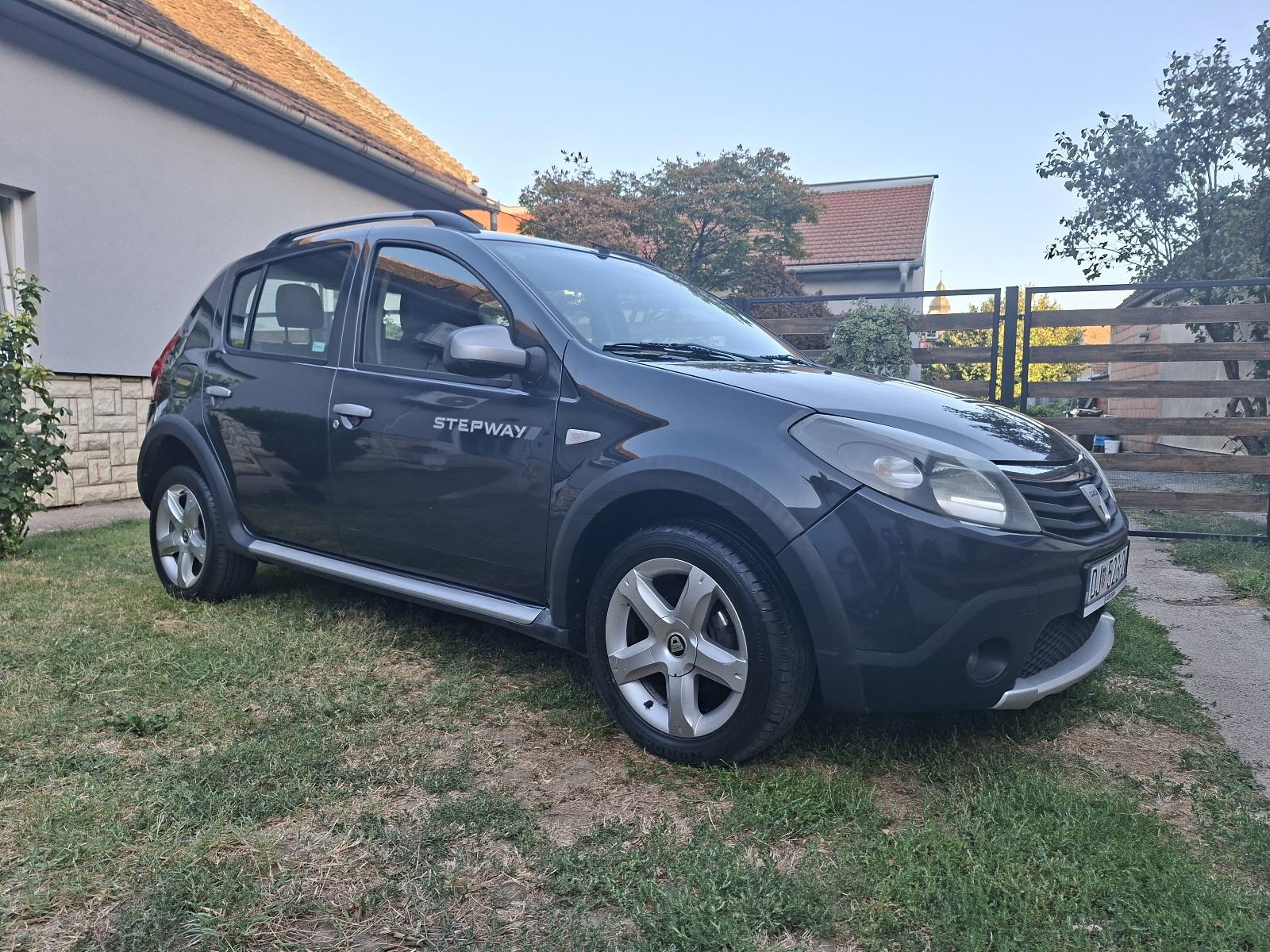 DACIA SANDERO STEPWAY, 1.6 i+LPG, ODLIČNA, JAMSTVO!!!, fotografija 2