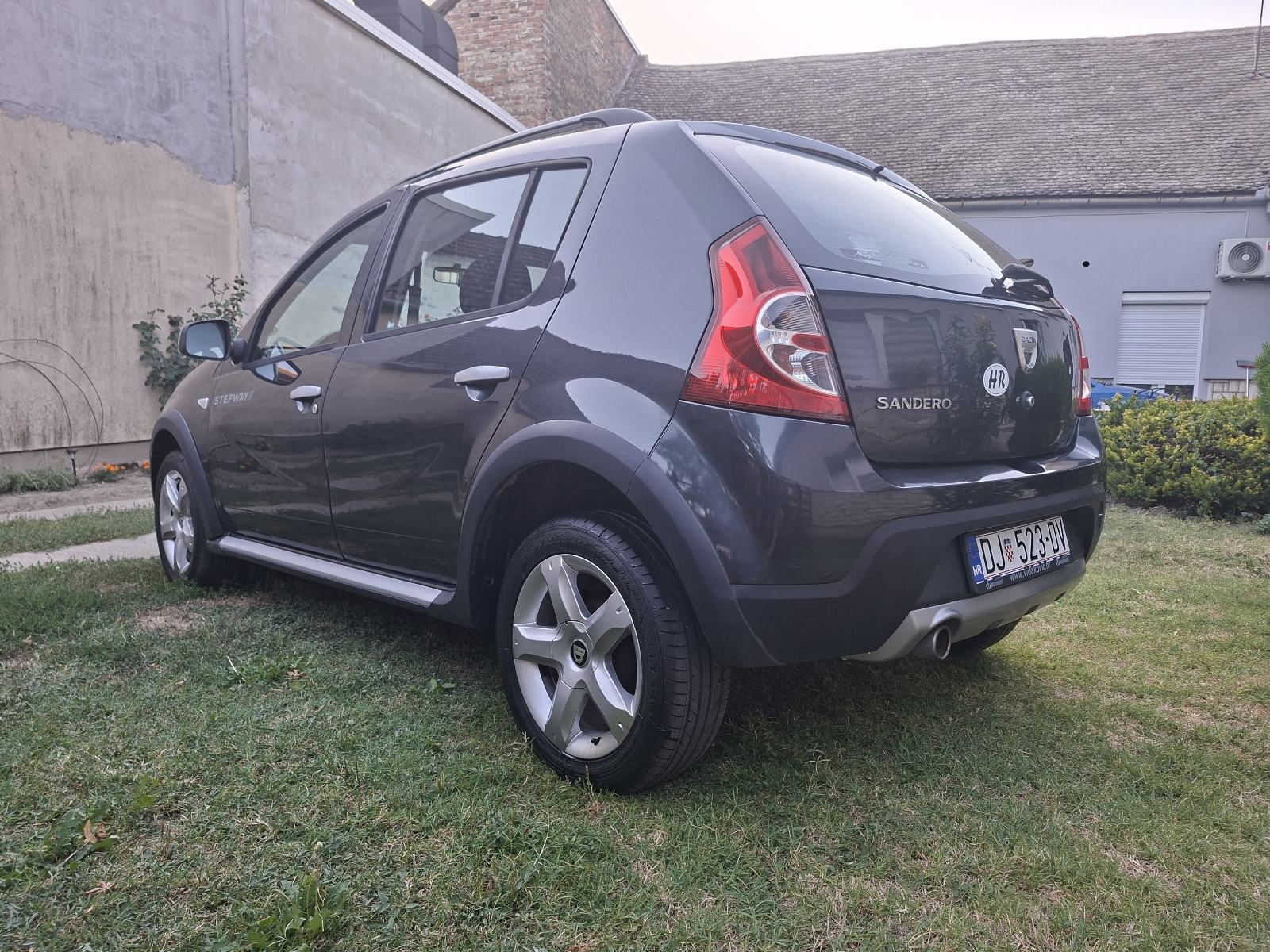 DACIA SANDERO STEPWAY, 1.6 i+LPG, ODLIČNA, JAMSTVO!!!, fotografija 6