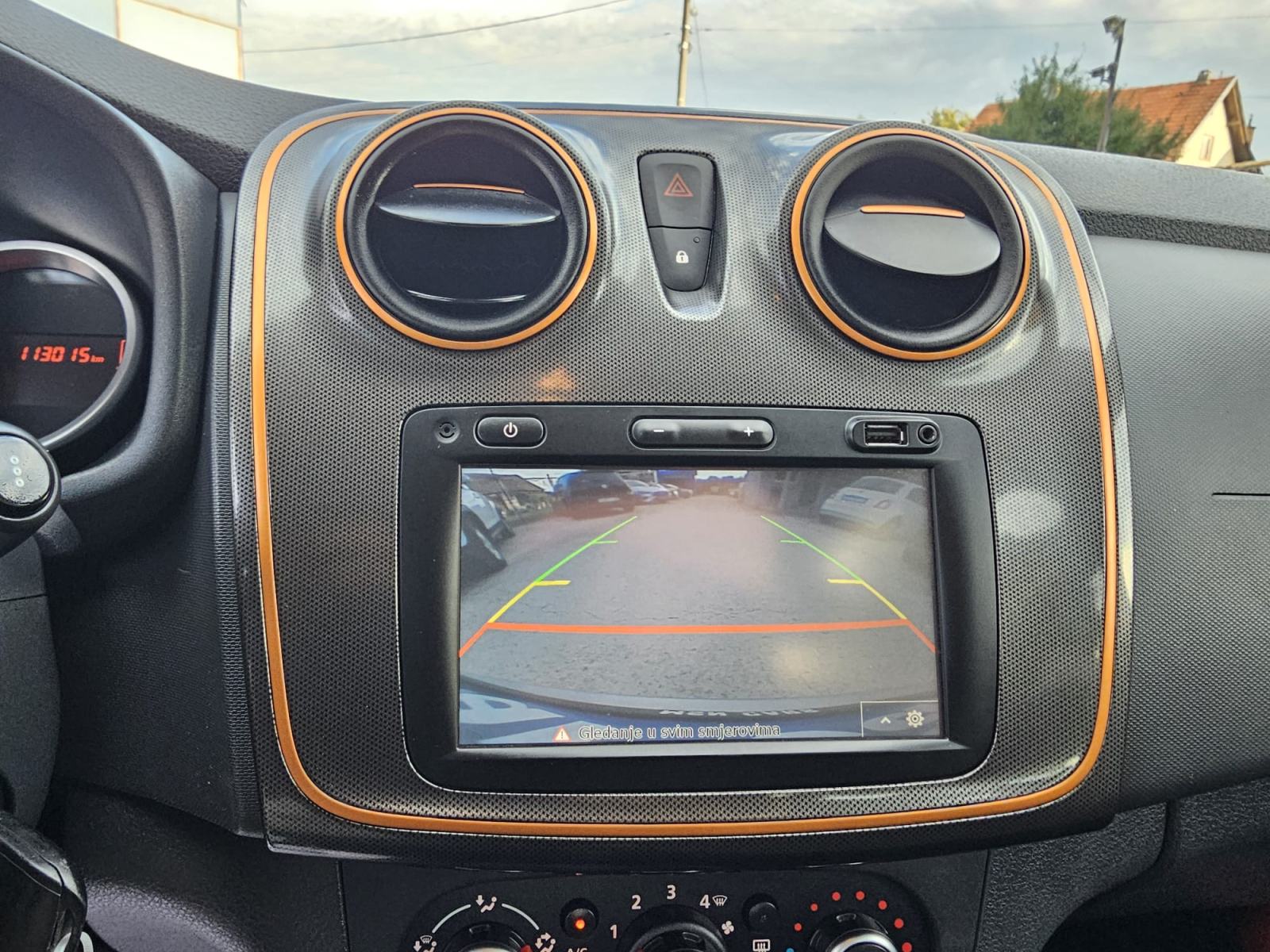 Dacia Sandero TCe 90 "STEPWAY"-NAVI-KAMERA-FULL-SERVISNA-GARANCIJA, fotografija 15