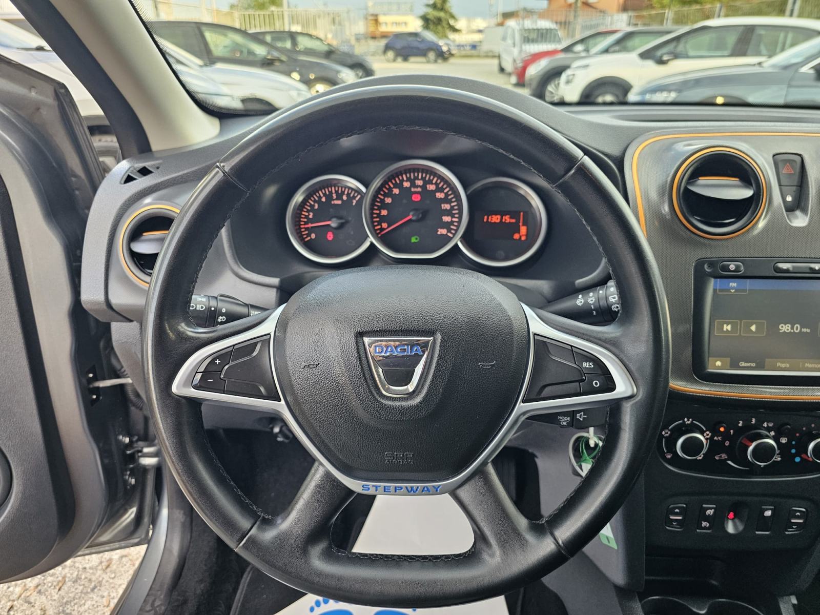 Dacia Sandero TCe 90 "STEPWAY"-NAVI-KAMERA-FULL-SERVISNA-GARANCIJA, fotografija 12