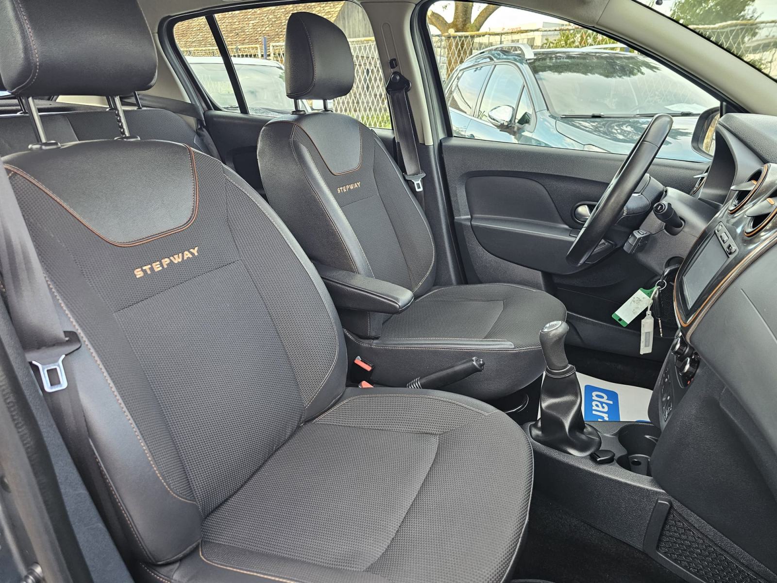 Dacia Sandero TCe 90 "STEPWAY"-NAVI-KAMERA-FULL-SERVISNA-GARANCIJA, fotografija 8