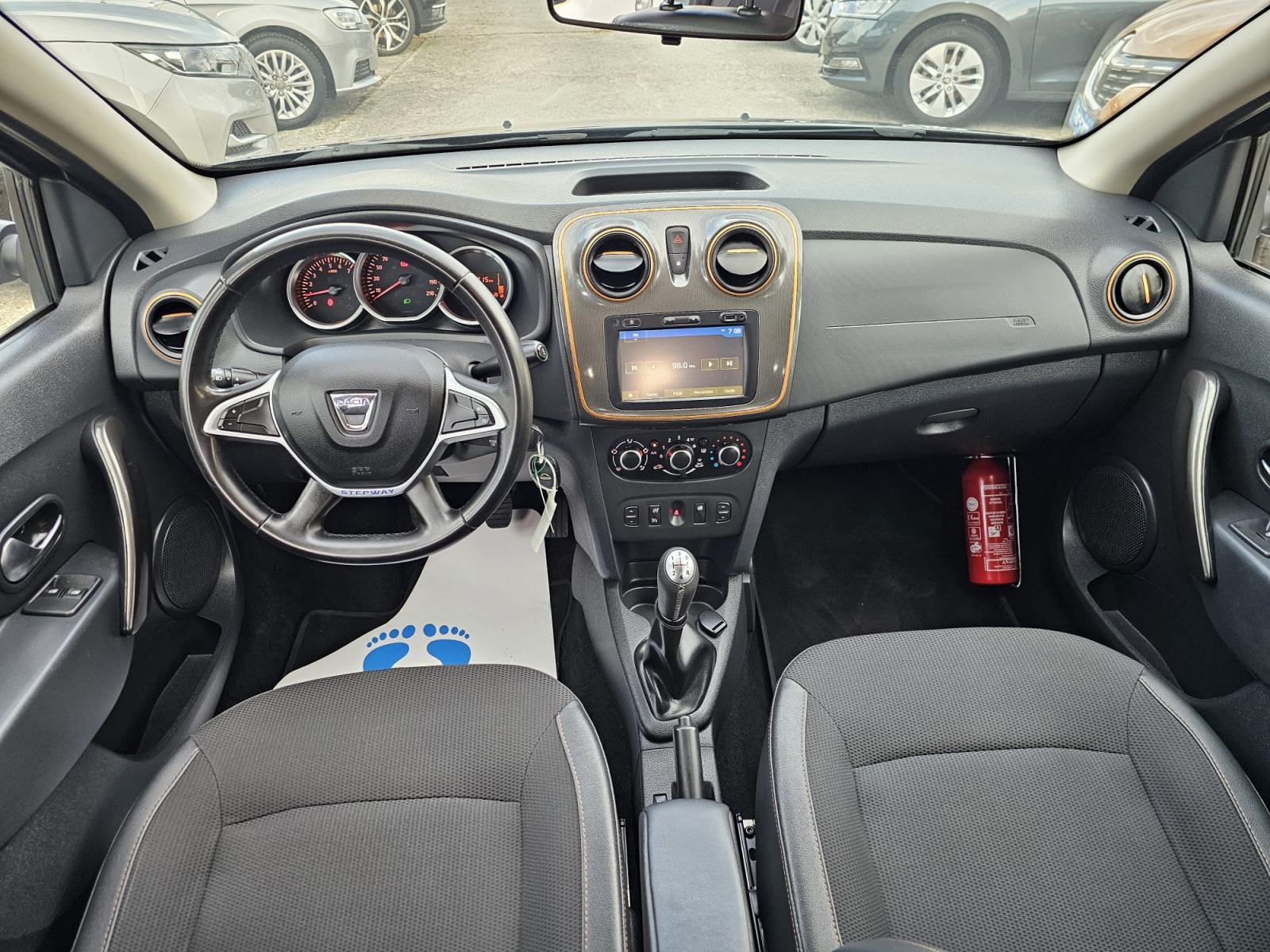 Dacia Sandero TCe 90 "STEPWAY"-NAVI-KAMERA-FULL-SERVISNA-GARANCIJA, fotografija 7