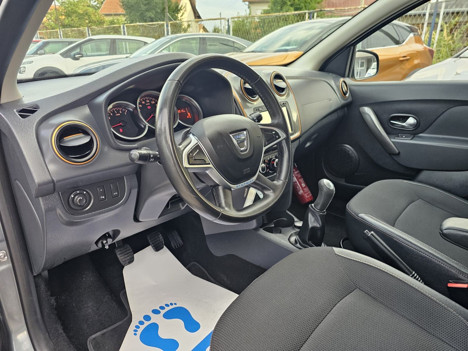 Dacia Sandero TCe 90 "STEPWAY"-NAVI-KAMERA-FULL-SERVISNA-GARANCIJA, fotografija 11