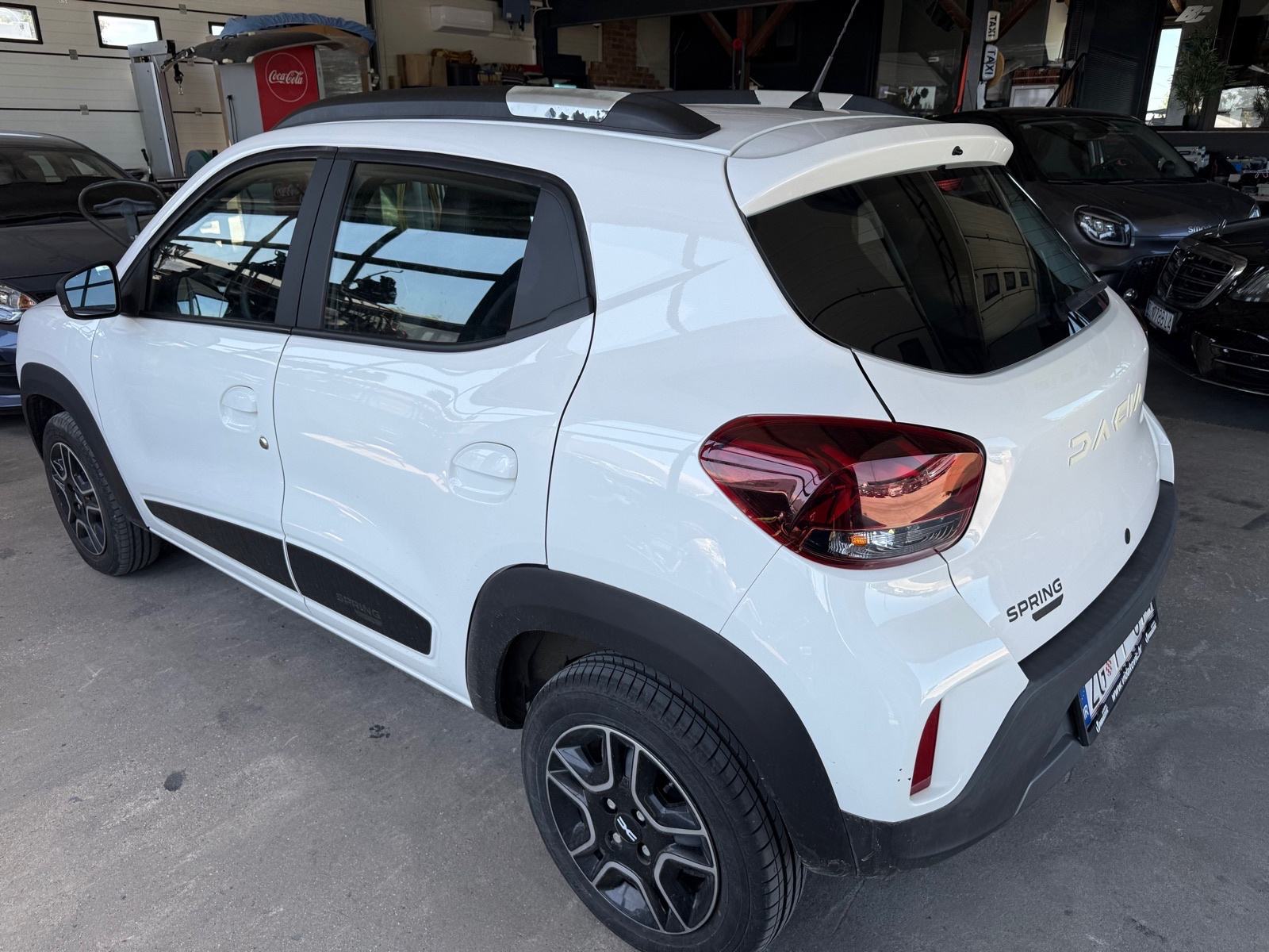 Dacia Spring 2024g HR auto, reg 6.27. na ime kupca prodajem...., fotografija 4