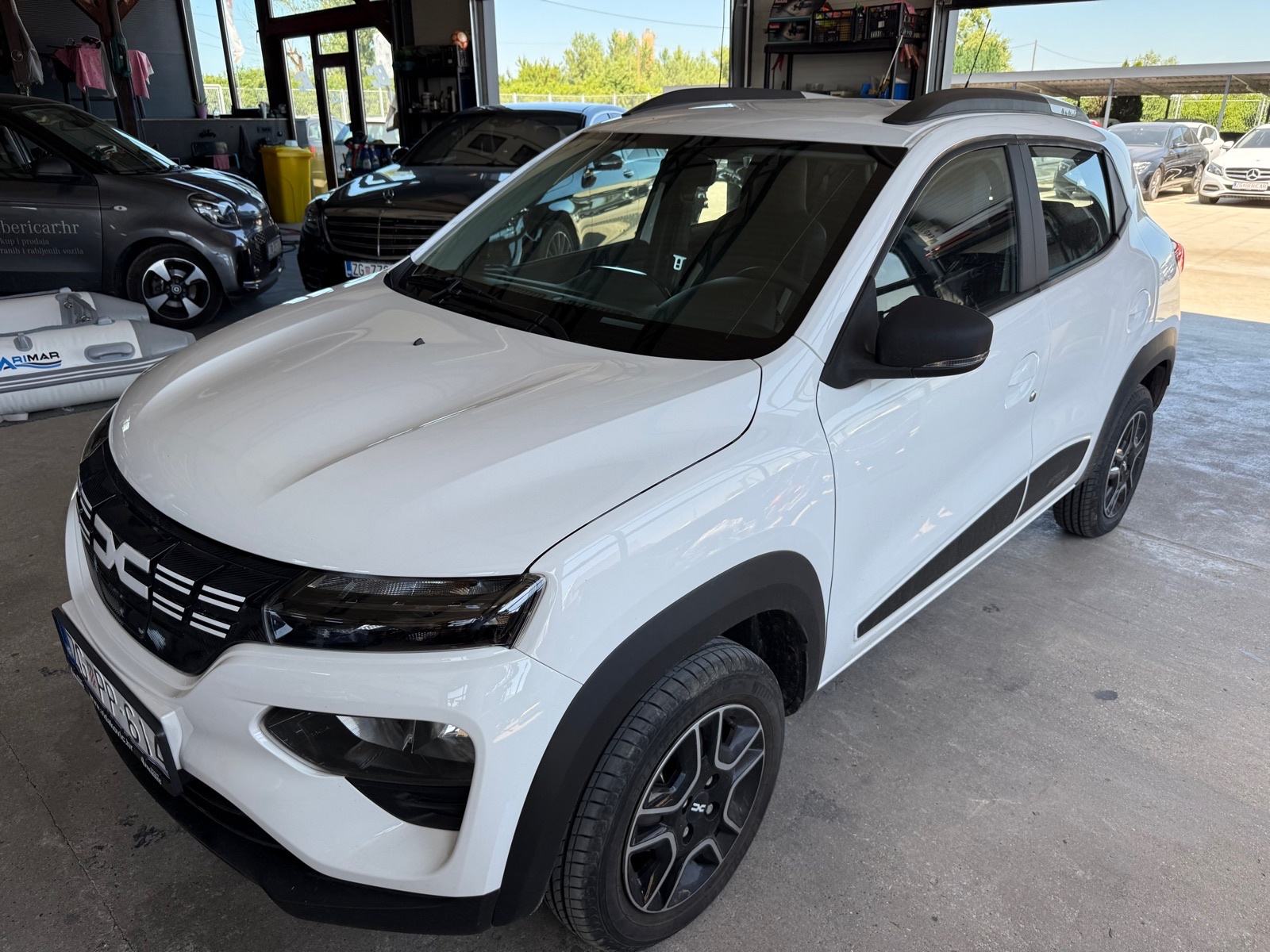 Dacia Spring 2024g HR auto, reg 6.27. na ime kupca prodajem....