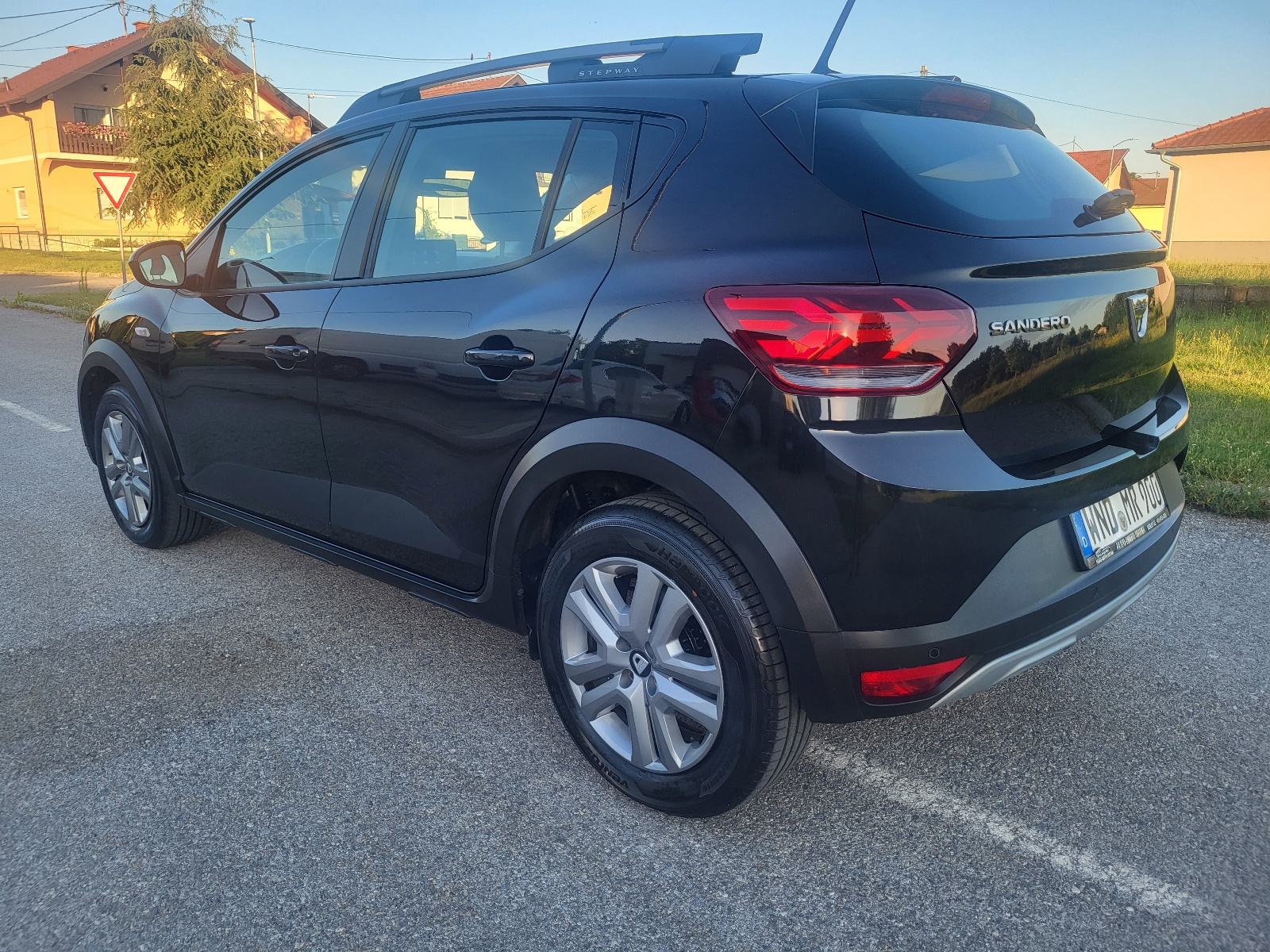Dacia Stapwey 1,0 tce 2021 god Eco G LPG, pogled izvana - slika 2