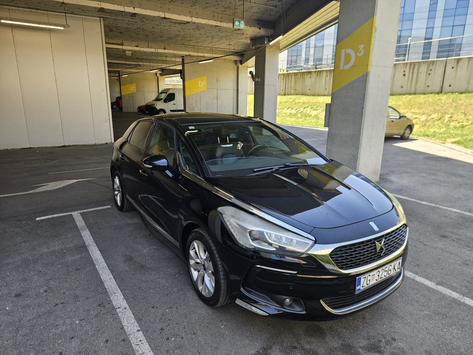 DS 5 Hybrid4 2.0 HDi 200 KS 4x4 | 2015 | Reg 08/27 | Panorama | Koža, pogled izvana - slika 1