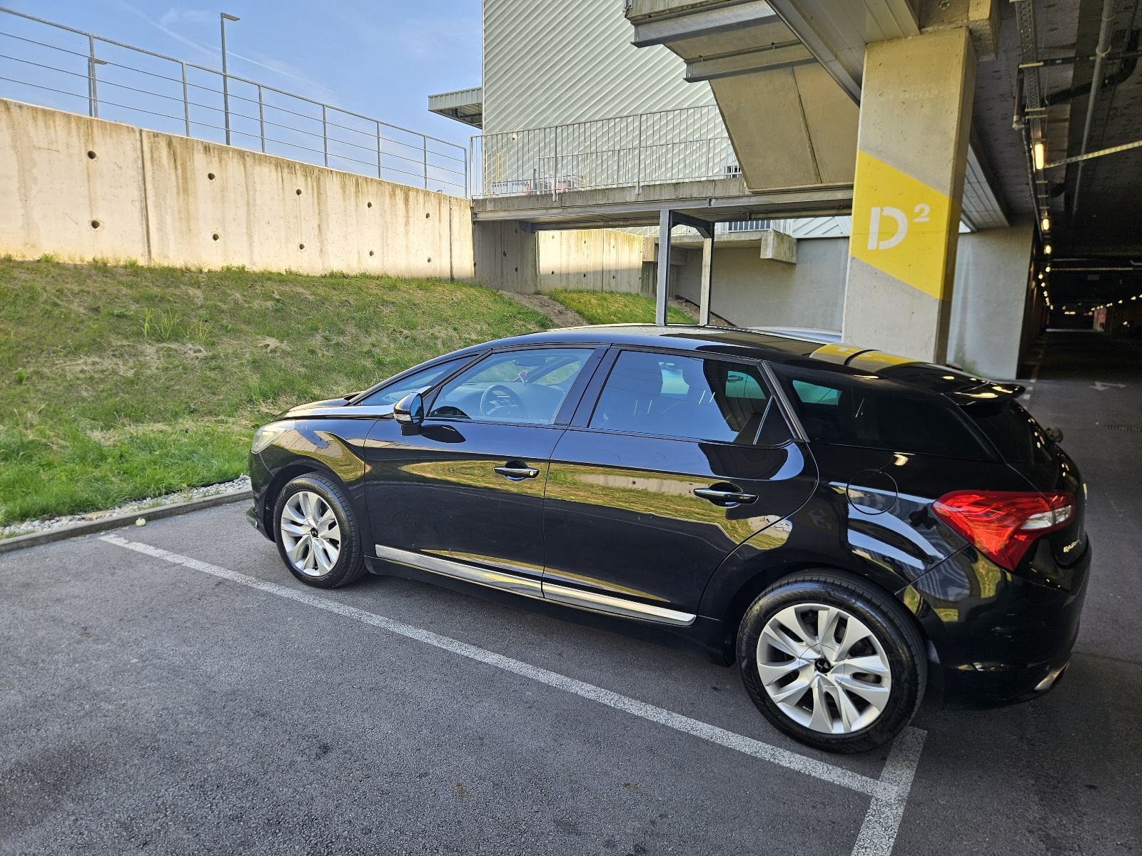 DS 5 Hybrid4 2.0 HDi 200 KS 4x4 | 2015 | Reg 08/27 | Panorama | Koža, pogled izvana - slika 5