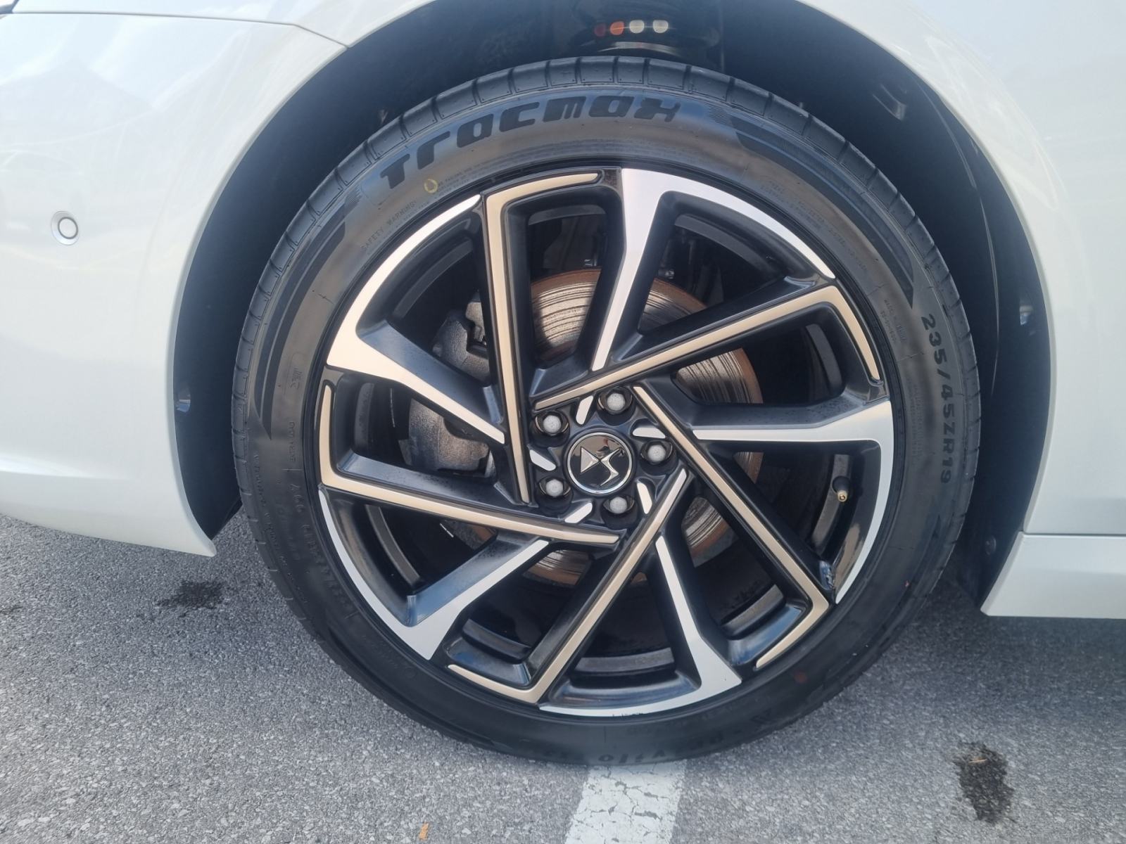 DS Auto DS9 1.6 PURETECH RIVOLI+ SAMO 8.586km - KOT NOV, fotografija 14