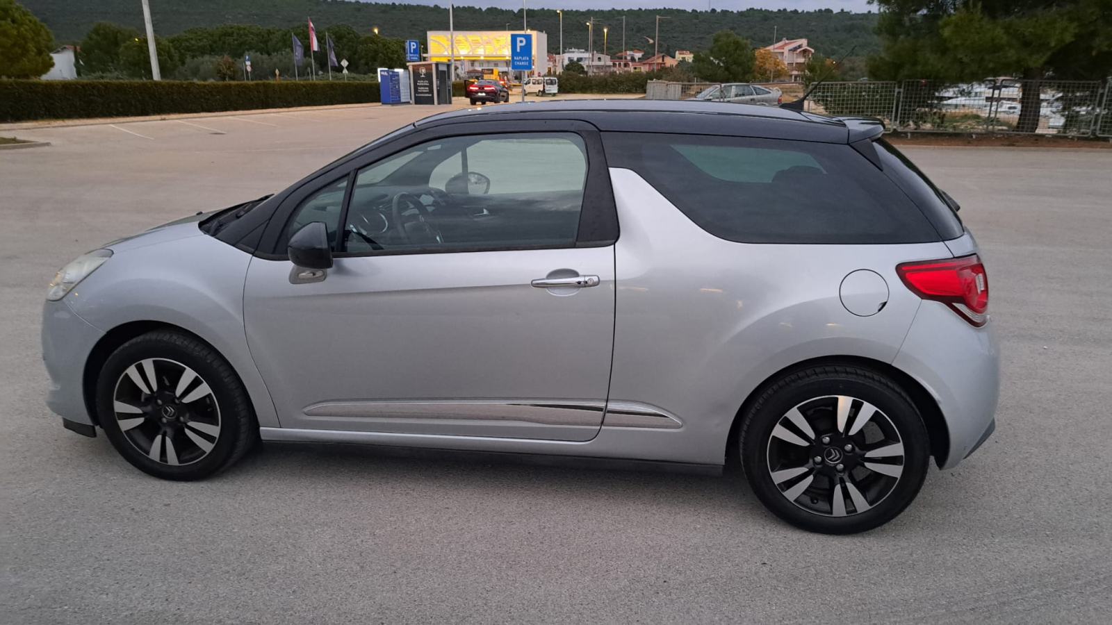 Citroen DS3 Nije uvoz,HR auto...Odlično stanje, fotografija 13