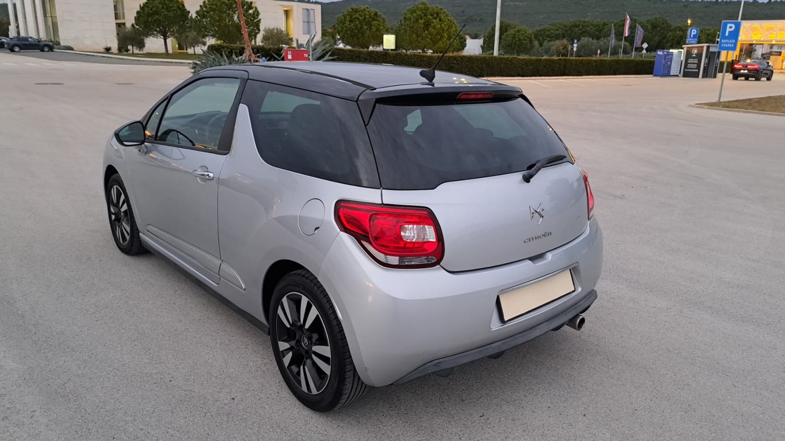 Citroen DS3 Nije uvoz,HR auto...Odlično stanje, fotografija 11