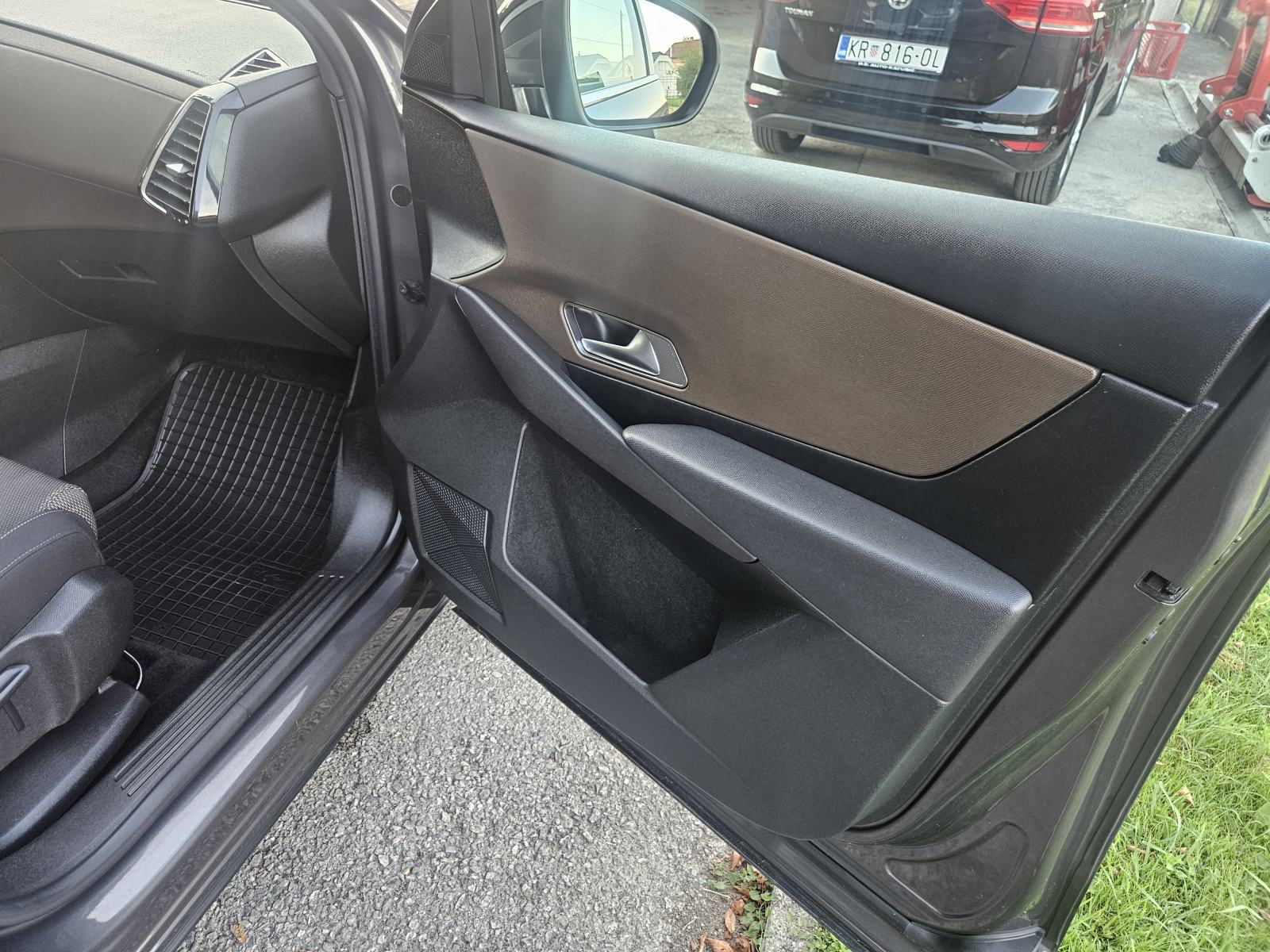 DS Automobiles DS7 Crossback 1.5 dci so chic oprema automatik, fotografija 7