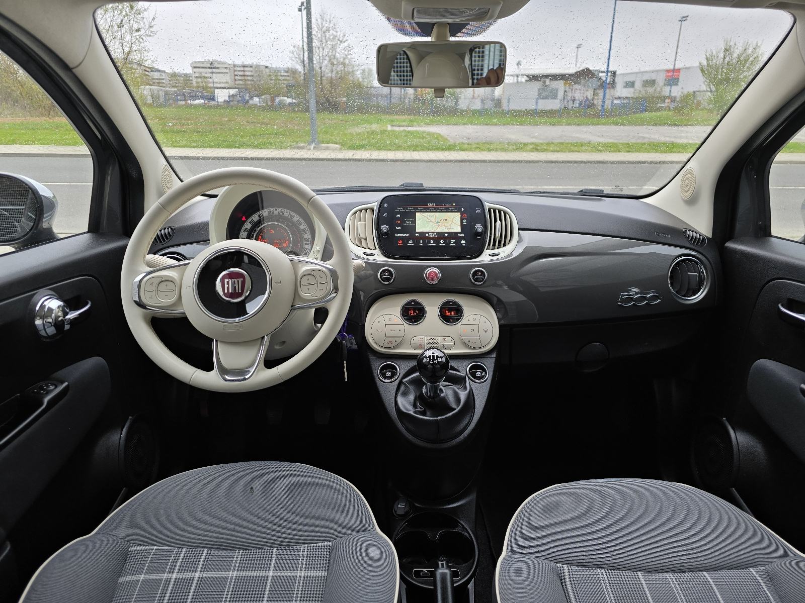 Fiat 500 1,0 GSE / LOUNGE / NAVIGACIJA / 6 BRZINA / ALU 15 /, fotografija 11