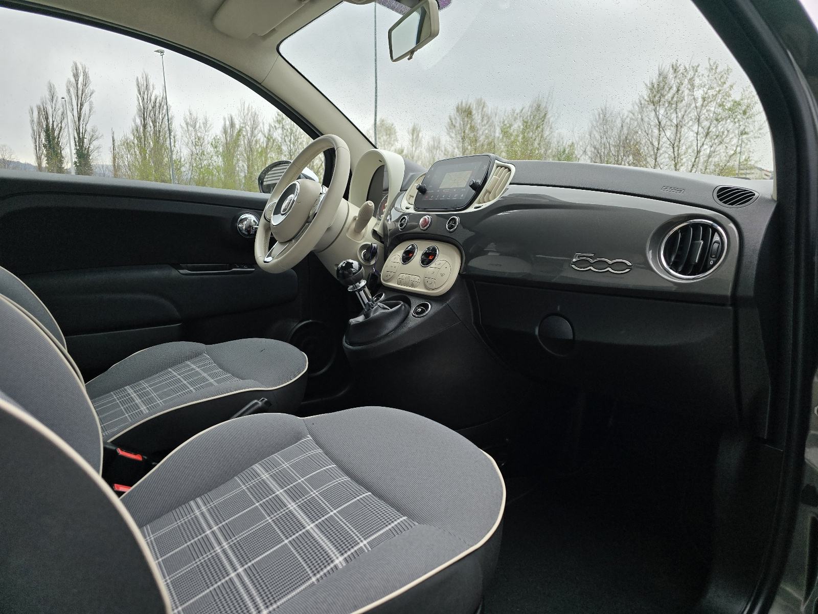 Fiat 500 1,0 GSE / LOUNGE / NAVIGACIJA / 6 BRZINA / ALU 15 /, fotografija 16