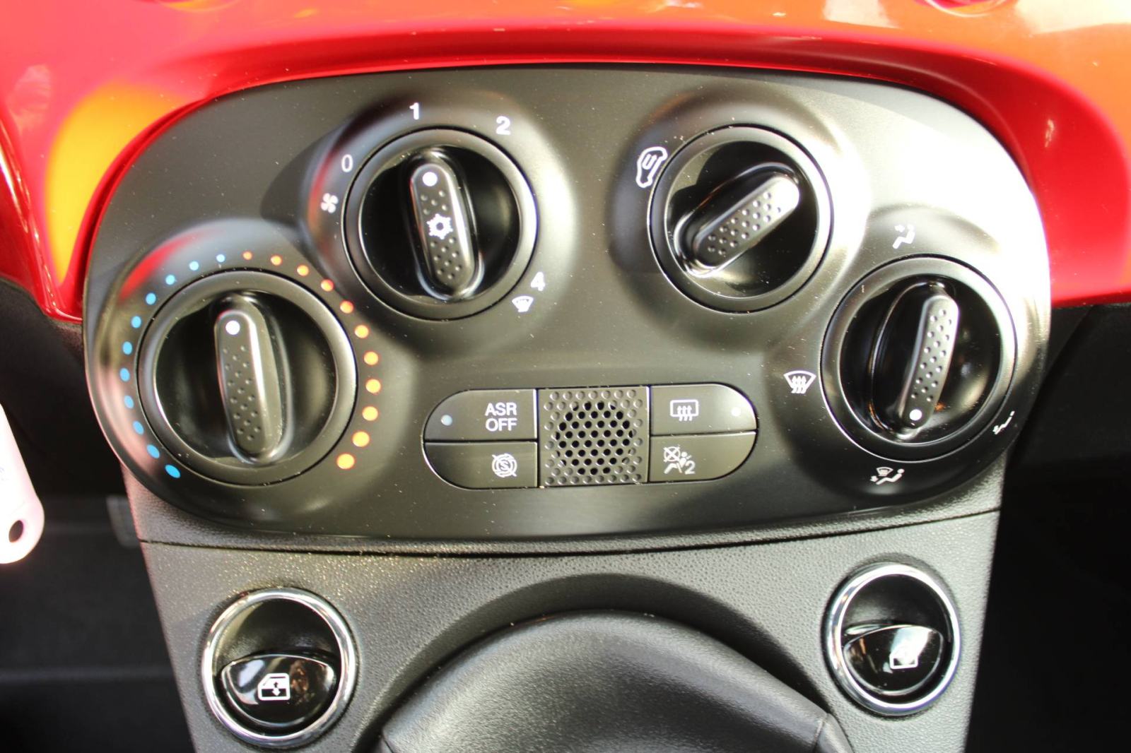 Fiat 500 1.0 HYBRID, fotografija 13
