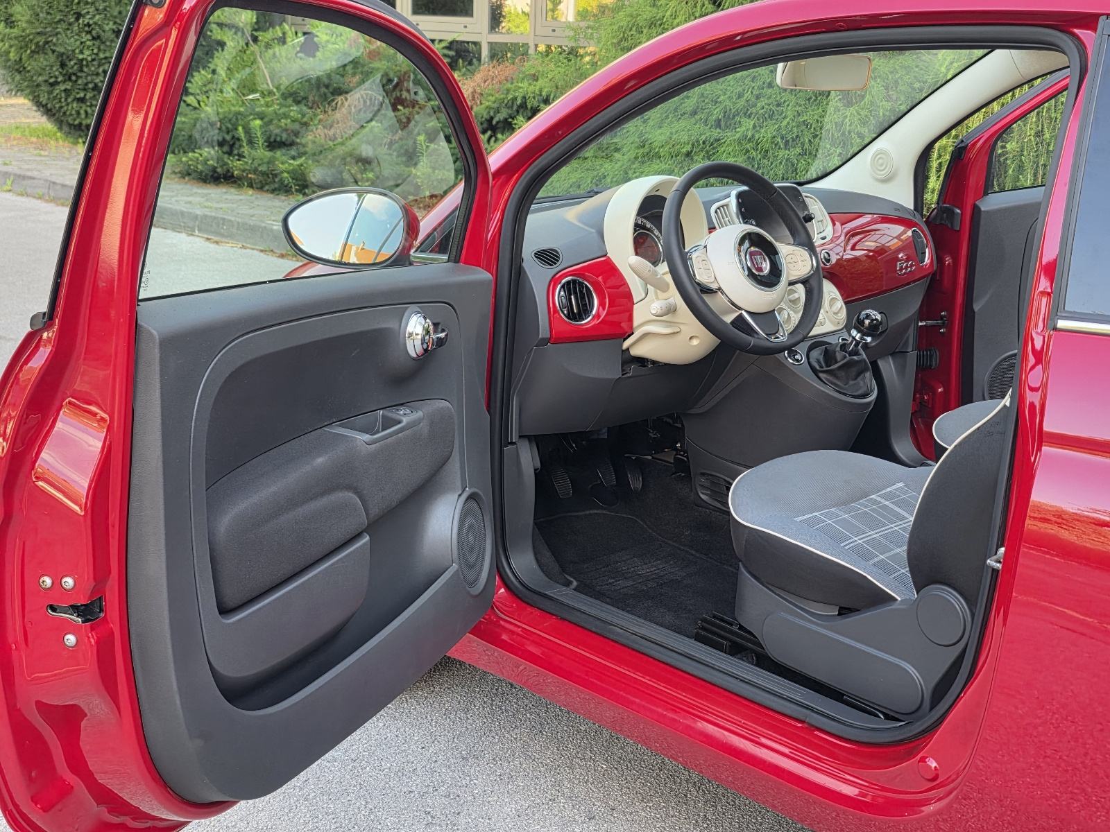 FIAT 500 1.2 - **1.VLASNIK-SERVISNA+SERVIS-BOGATA OPREMA-ATRAKTIVAN**, fotografija 14