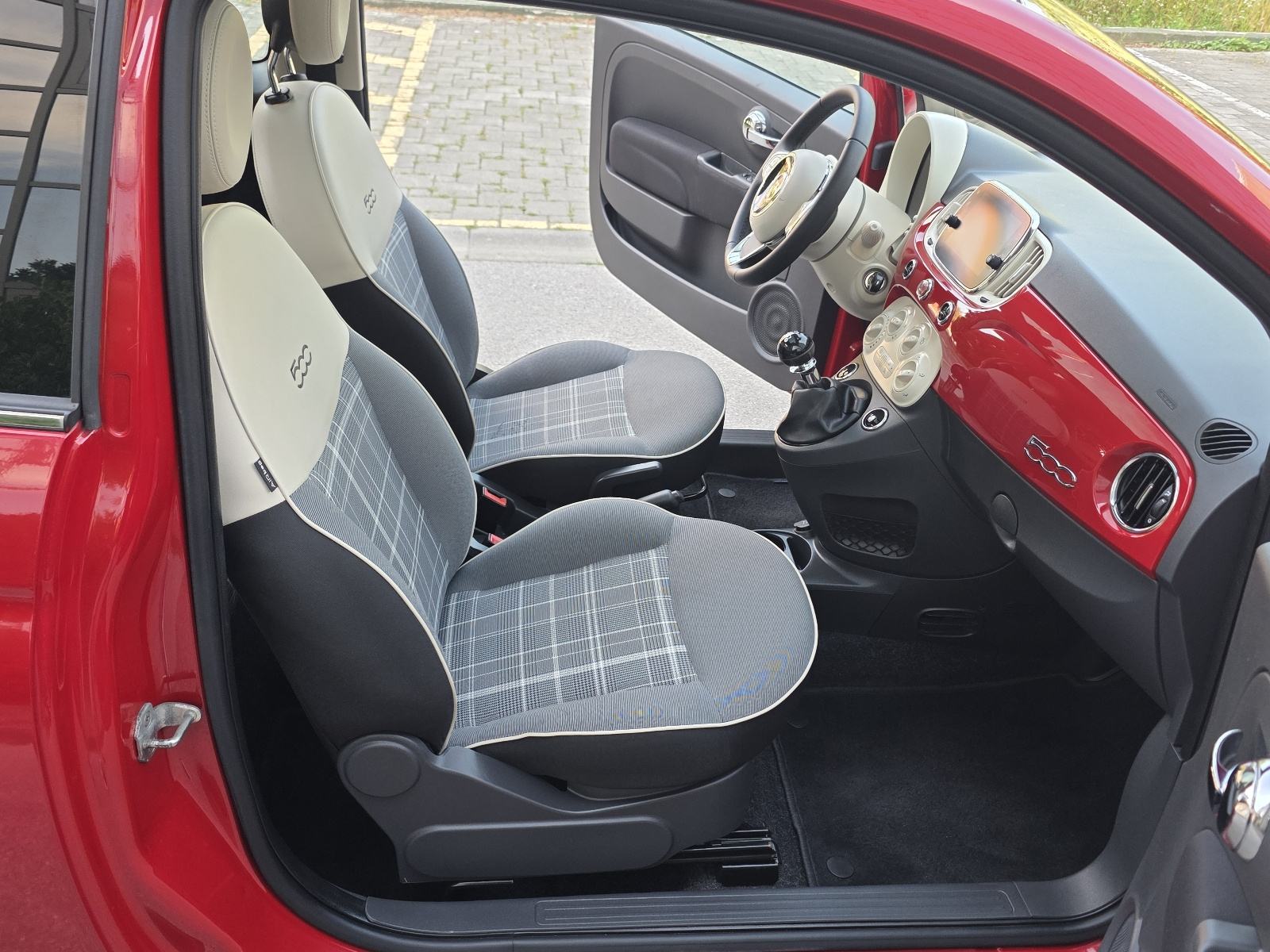 FIAT 500 1.2 - **1.VLASNIK-SERVISNA+SERVIS-BOGATA OPREMA-ATRAKTIVAN**, fotografija 18