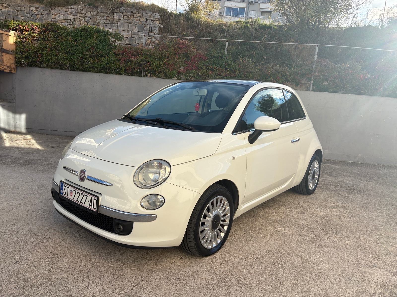 Fiat 500 1.2 benzin 2012.g. REG. CIJELU GODINU, pogled izvana - slika 1
