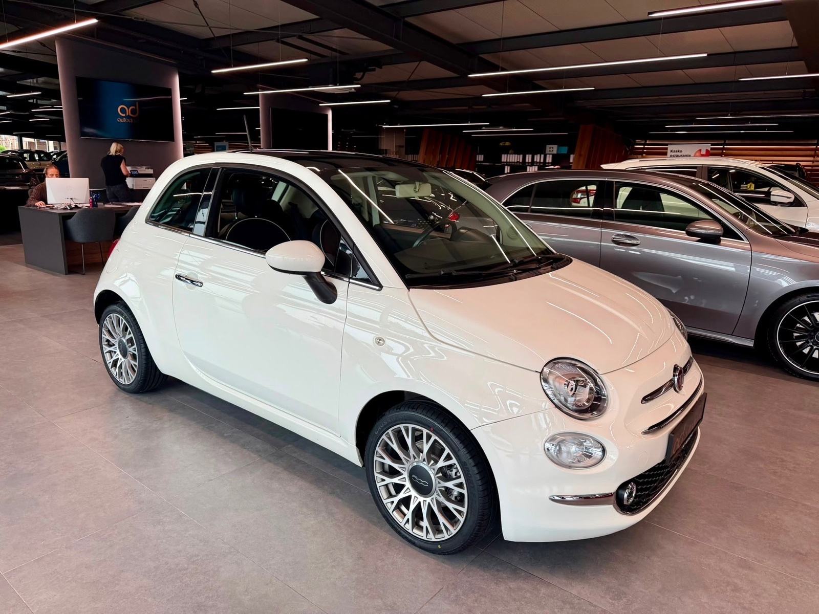 Fiat 500 1,2 KLIMA • PANORAMA • ALU16" • MAGLENKE • AUTOKREDIT, fotografija 9
